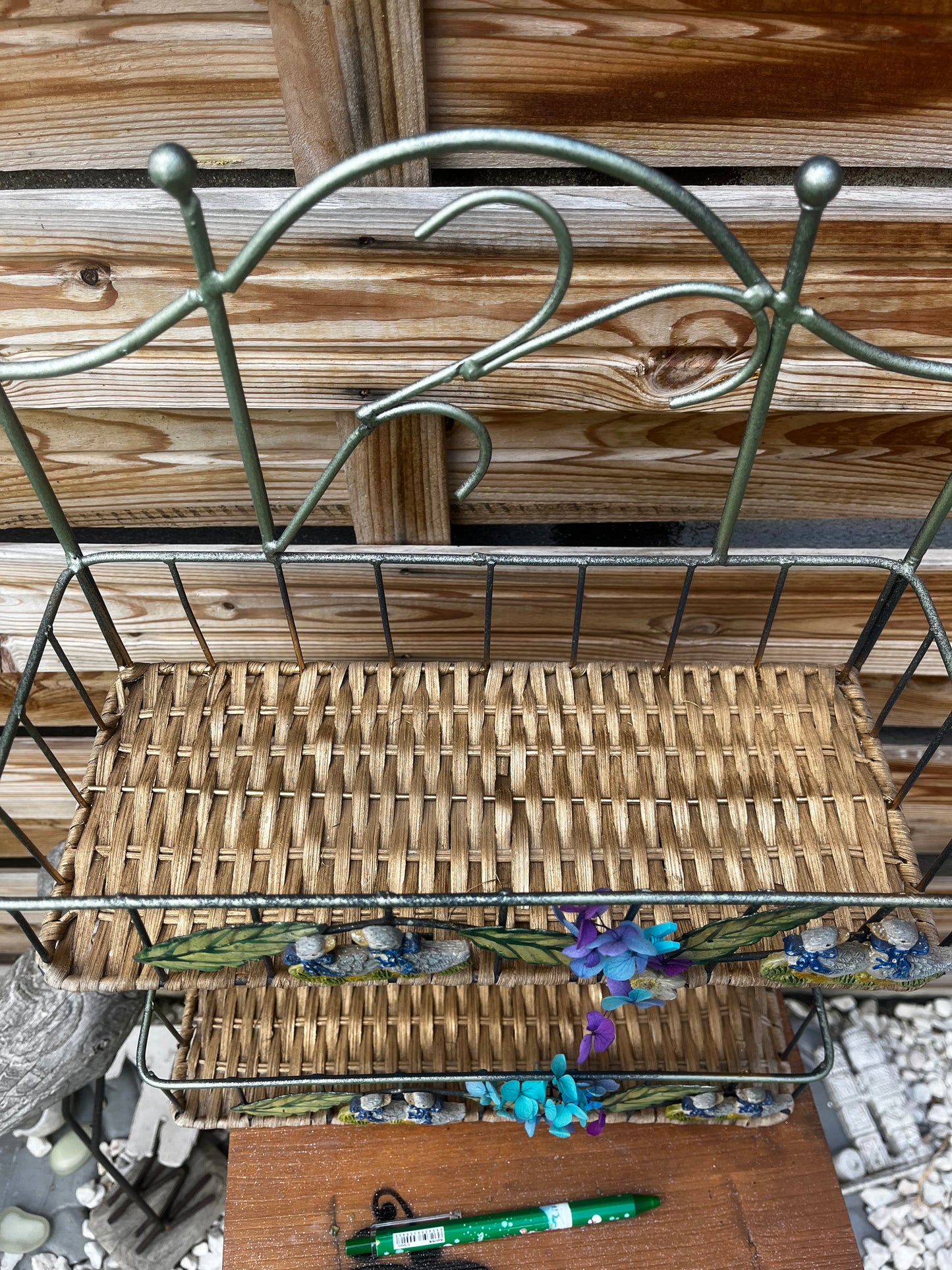 Étagère double panier avec déco canards