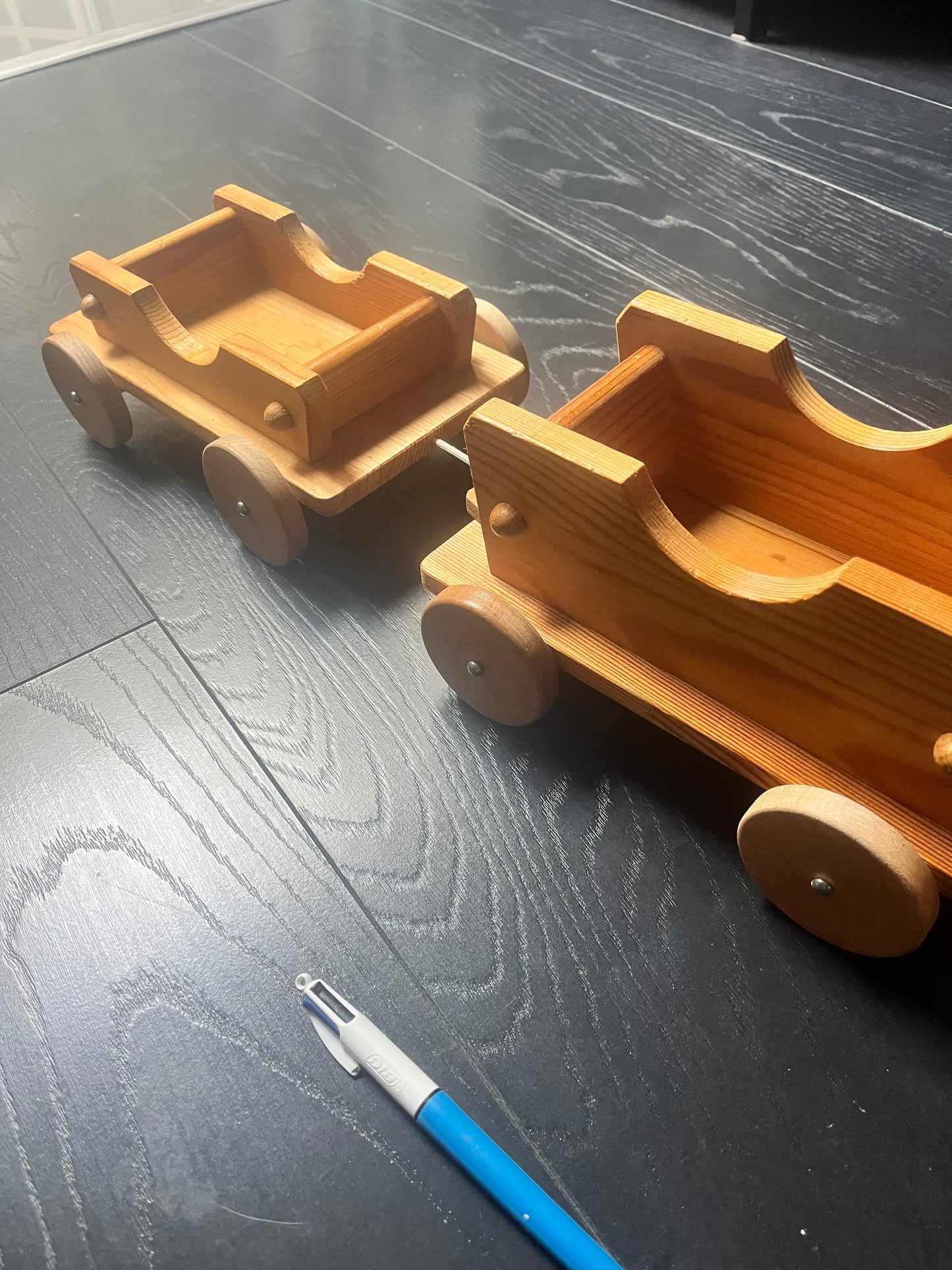 Train en bois