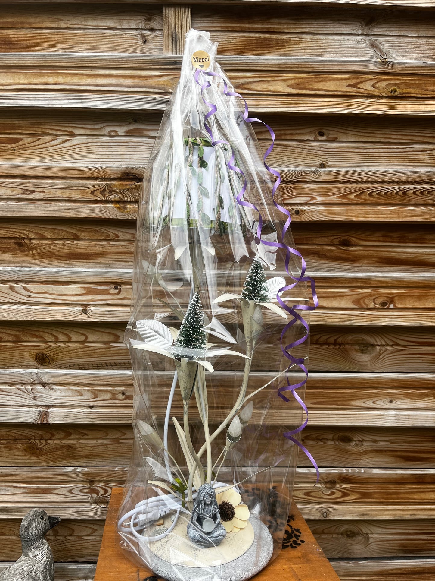 lampe fleurs blanches avec mise à prix à 89,00 euros