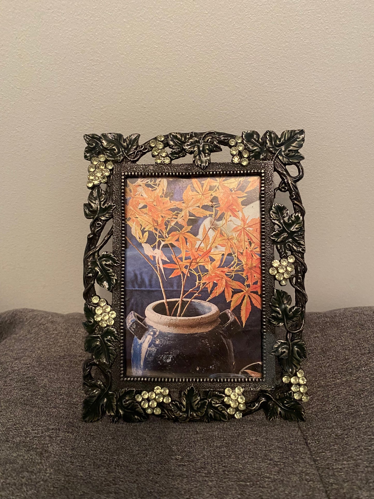 Cadre avec décor feuilles et raisins