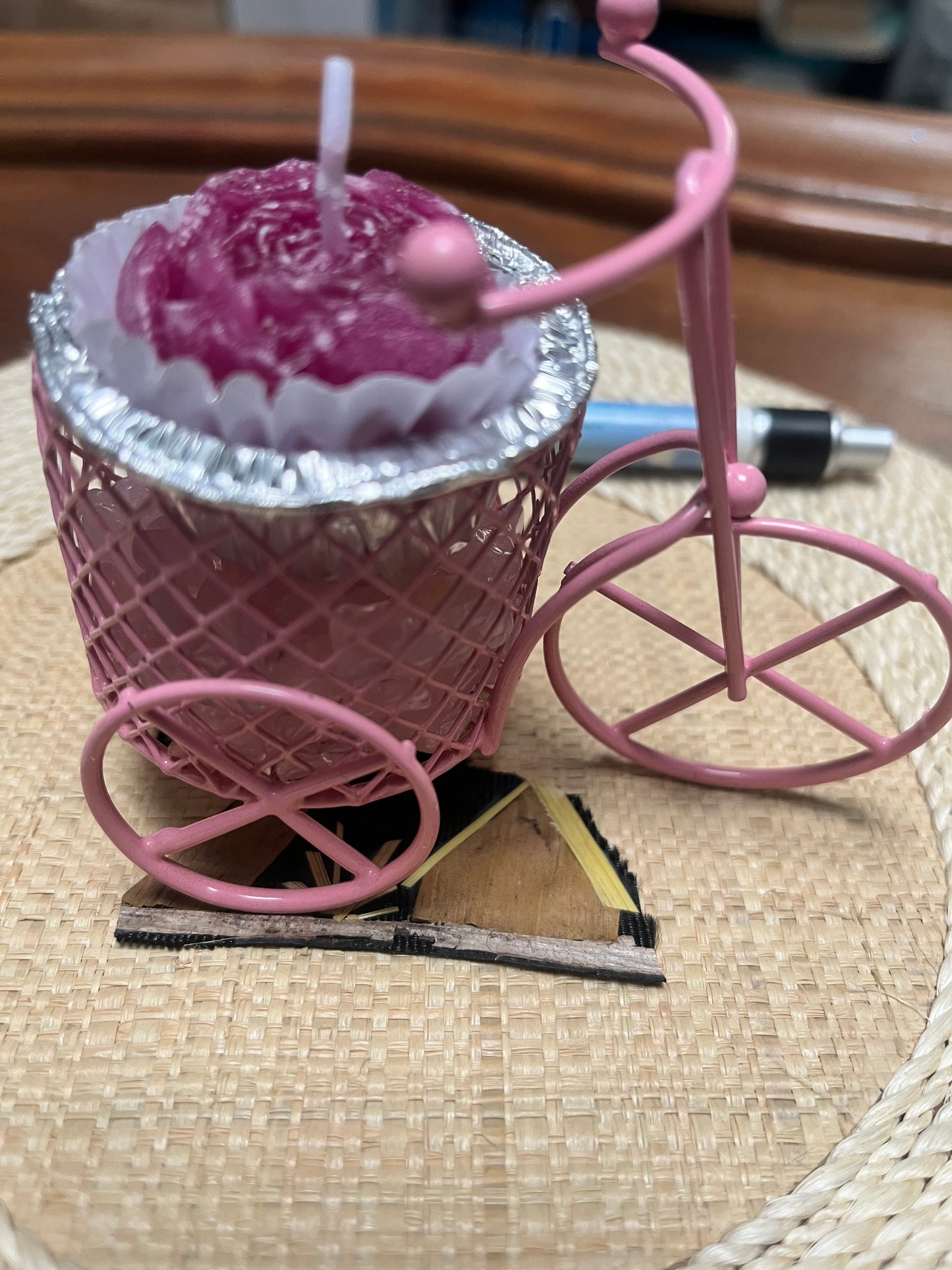 bougie / tricycle rose
