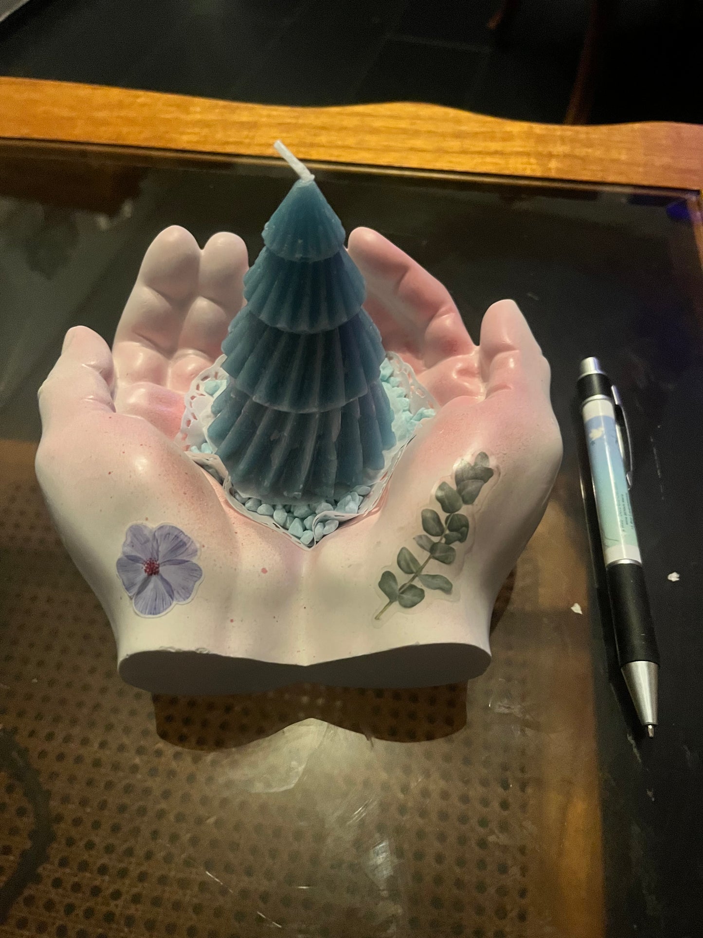 Bougie / paire de mains jointes en platre