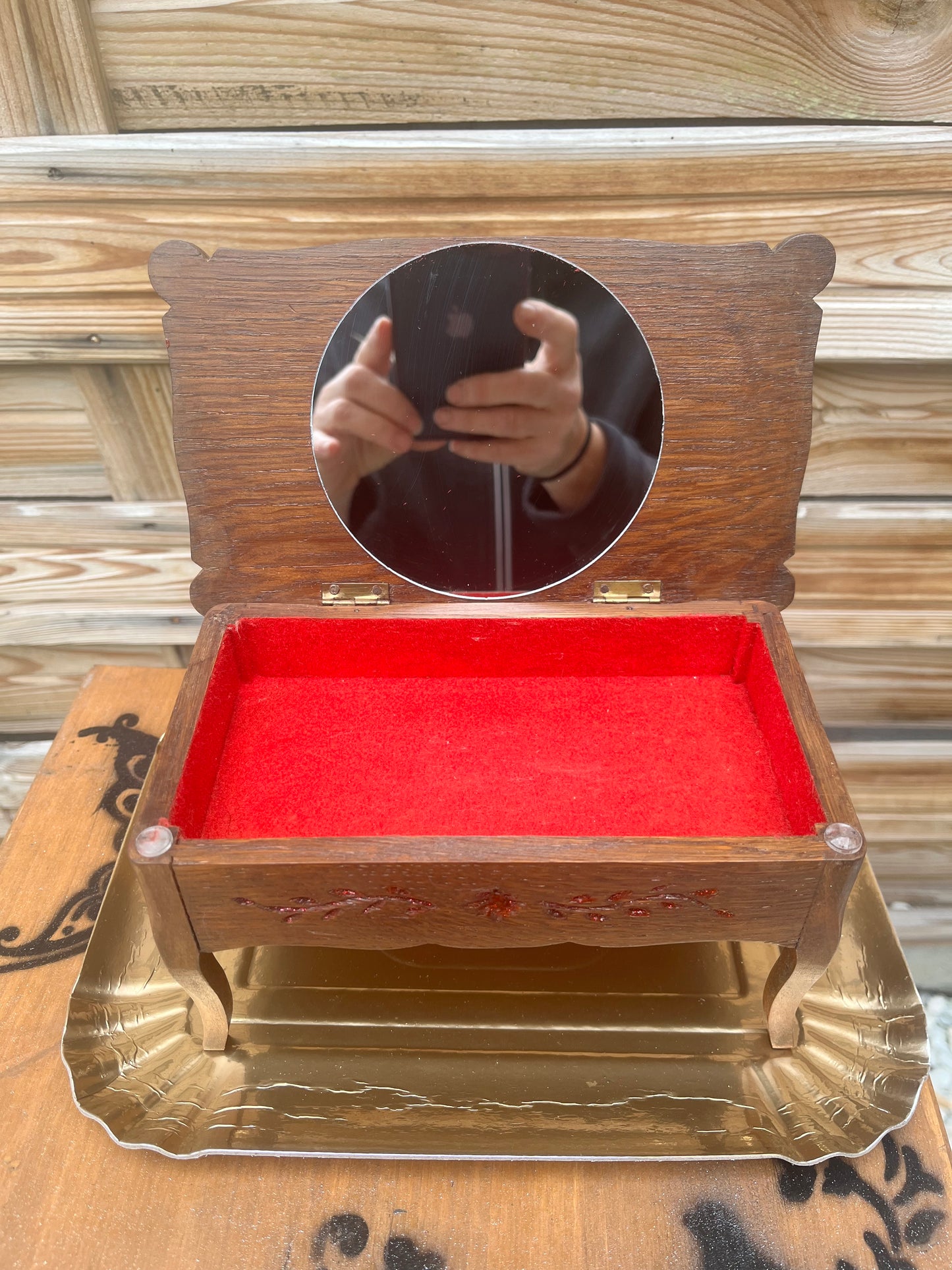 Coffre à bijoux en forme de table