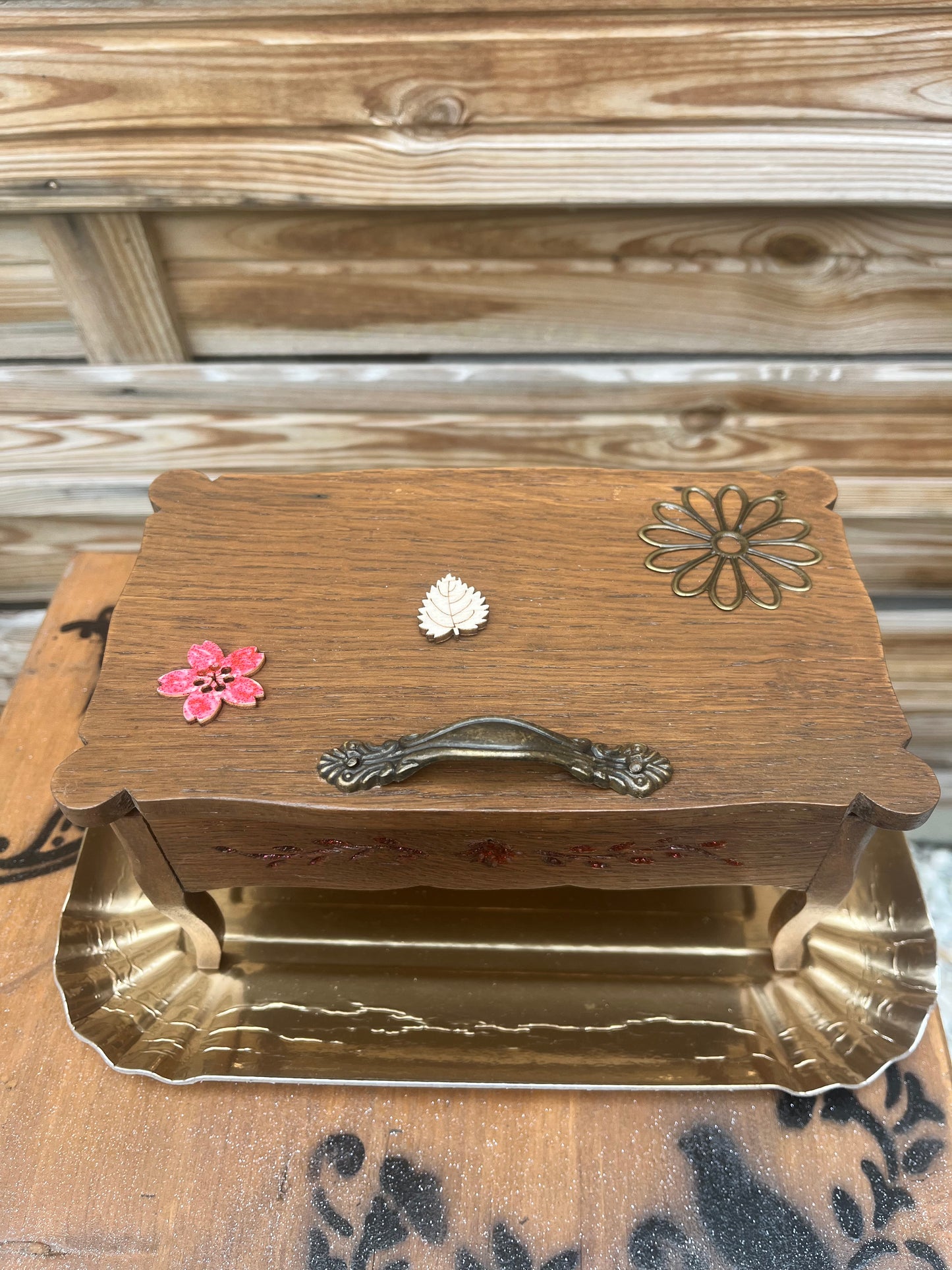 Coffre à bijoux en forme de table