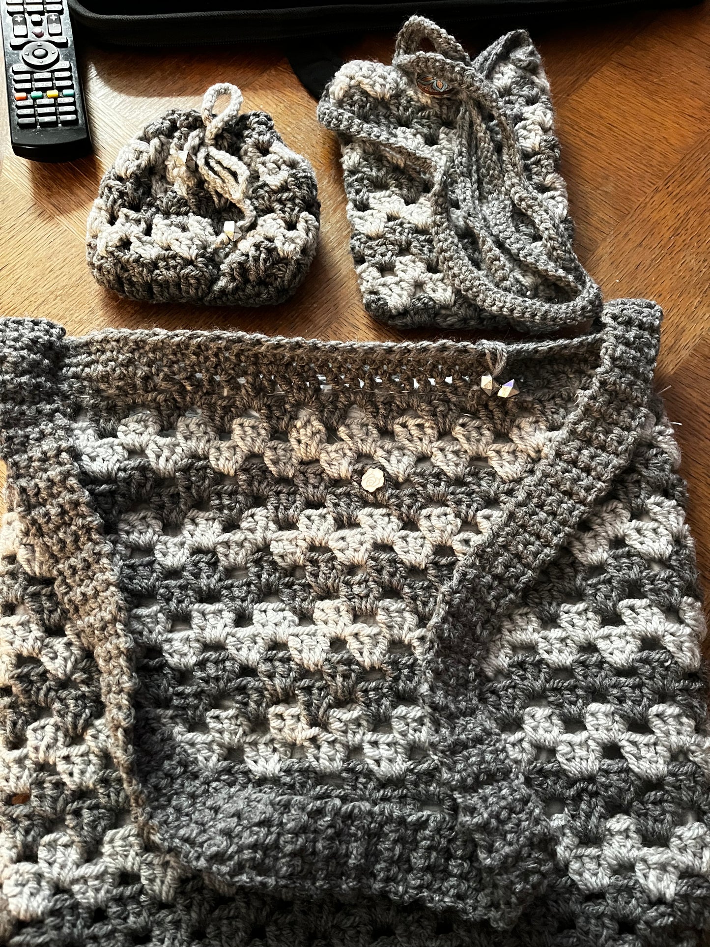 Sac gris foncé et gris clair