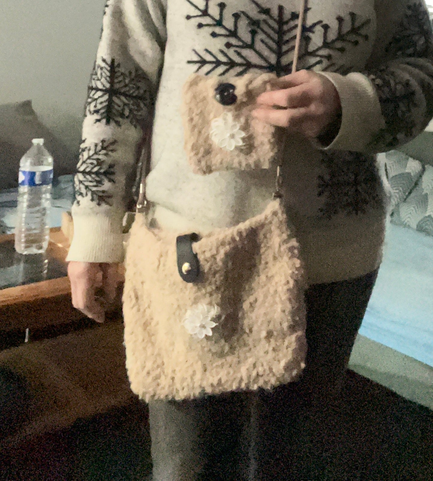 Sac et son porte monnaie beige.