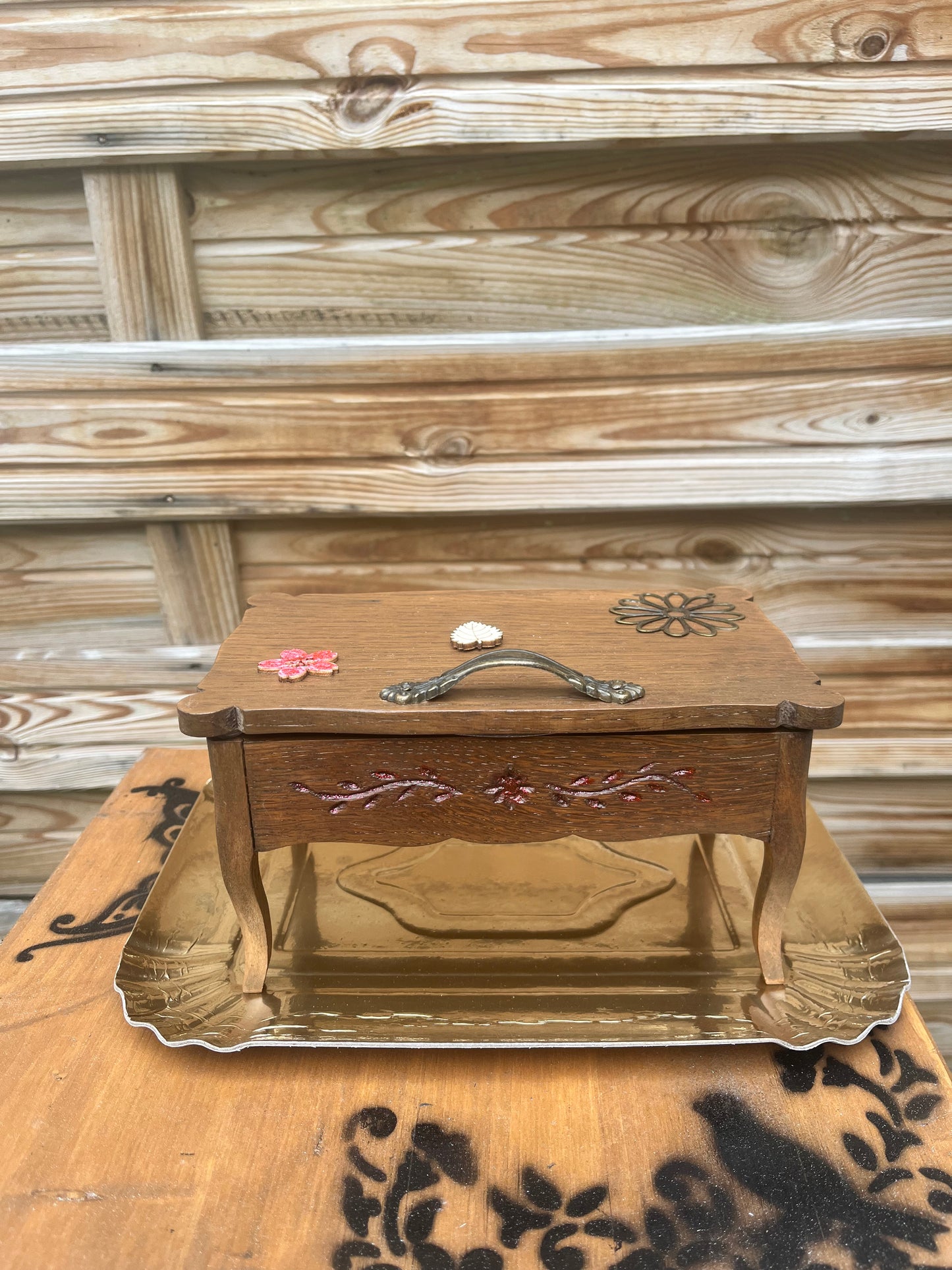Coffre à bijoux en forme de table