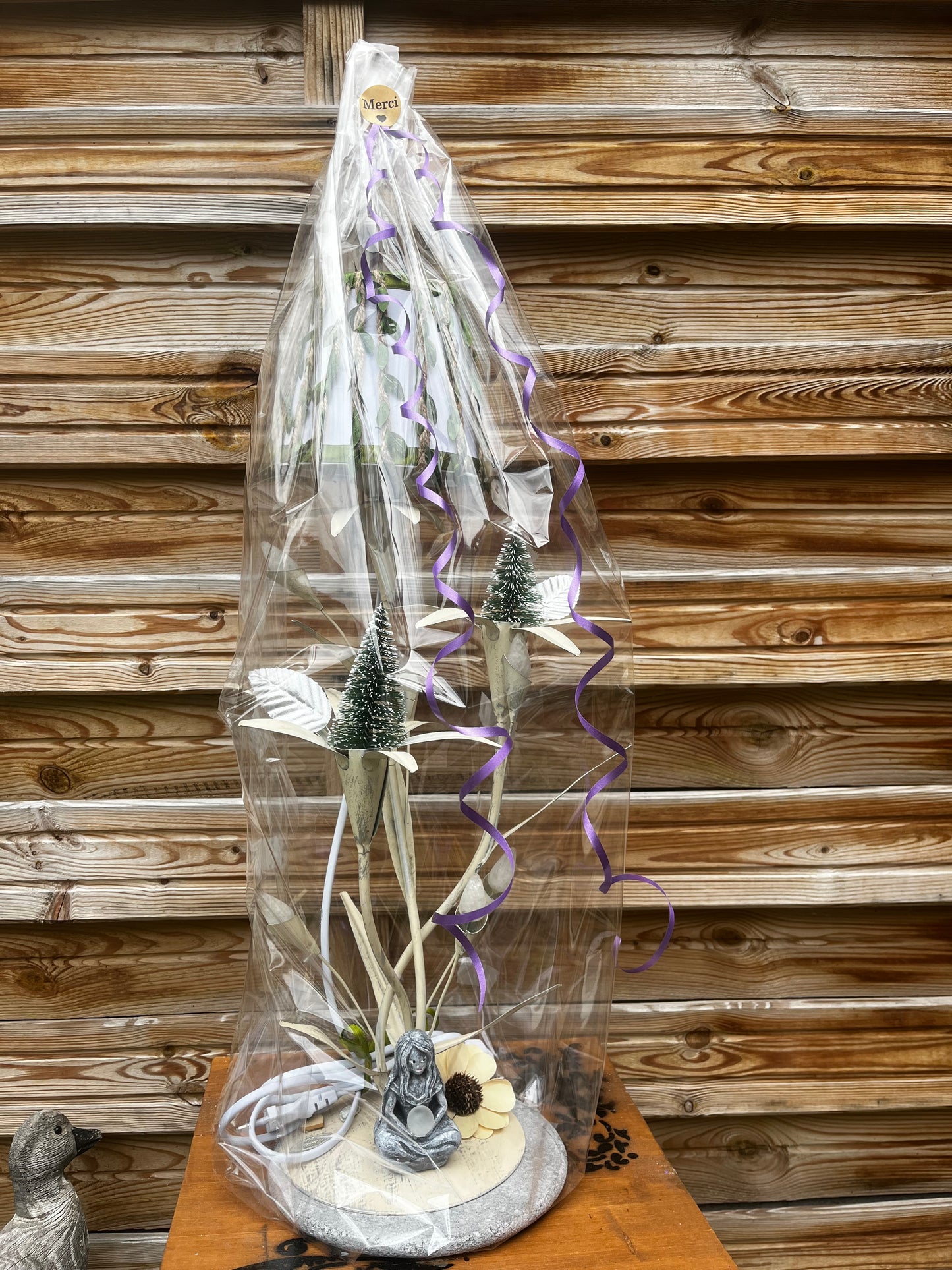 lampe fleurs blanches avec mise à prix à 89,00 euros
