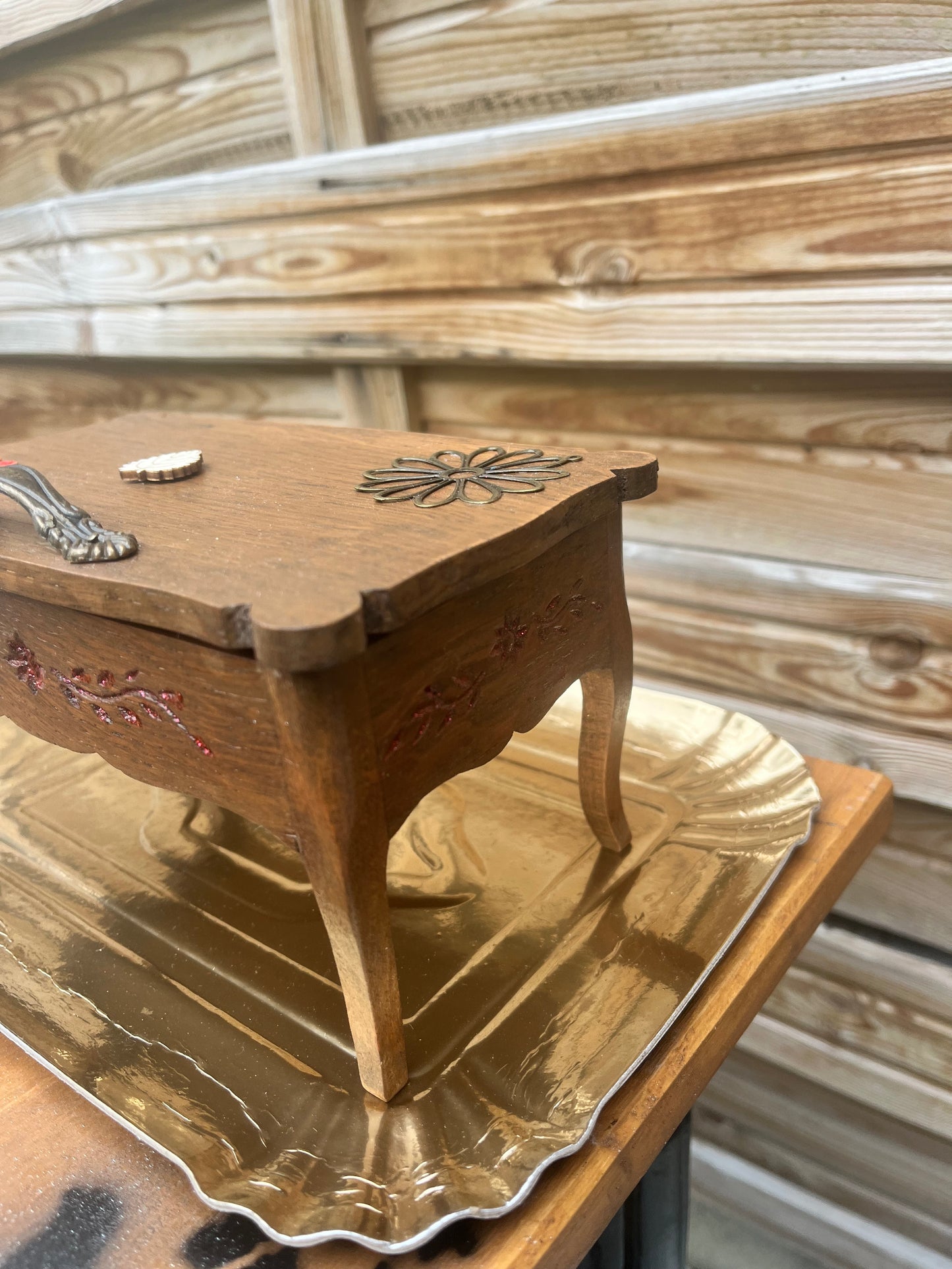 Coffre à bijoux en forme de table