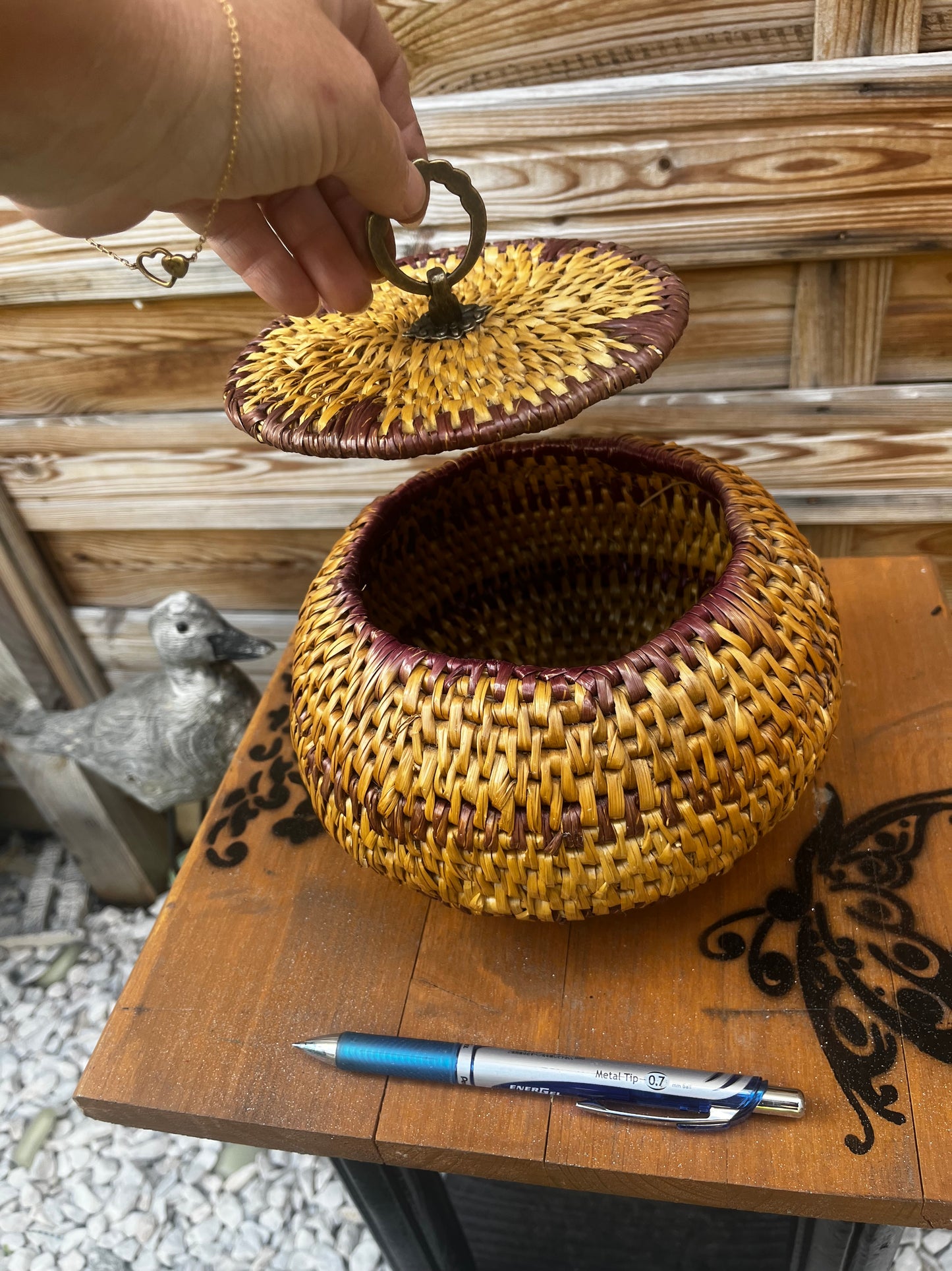 Panier avec couvercle