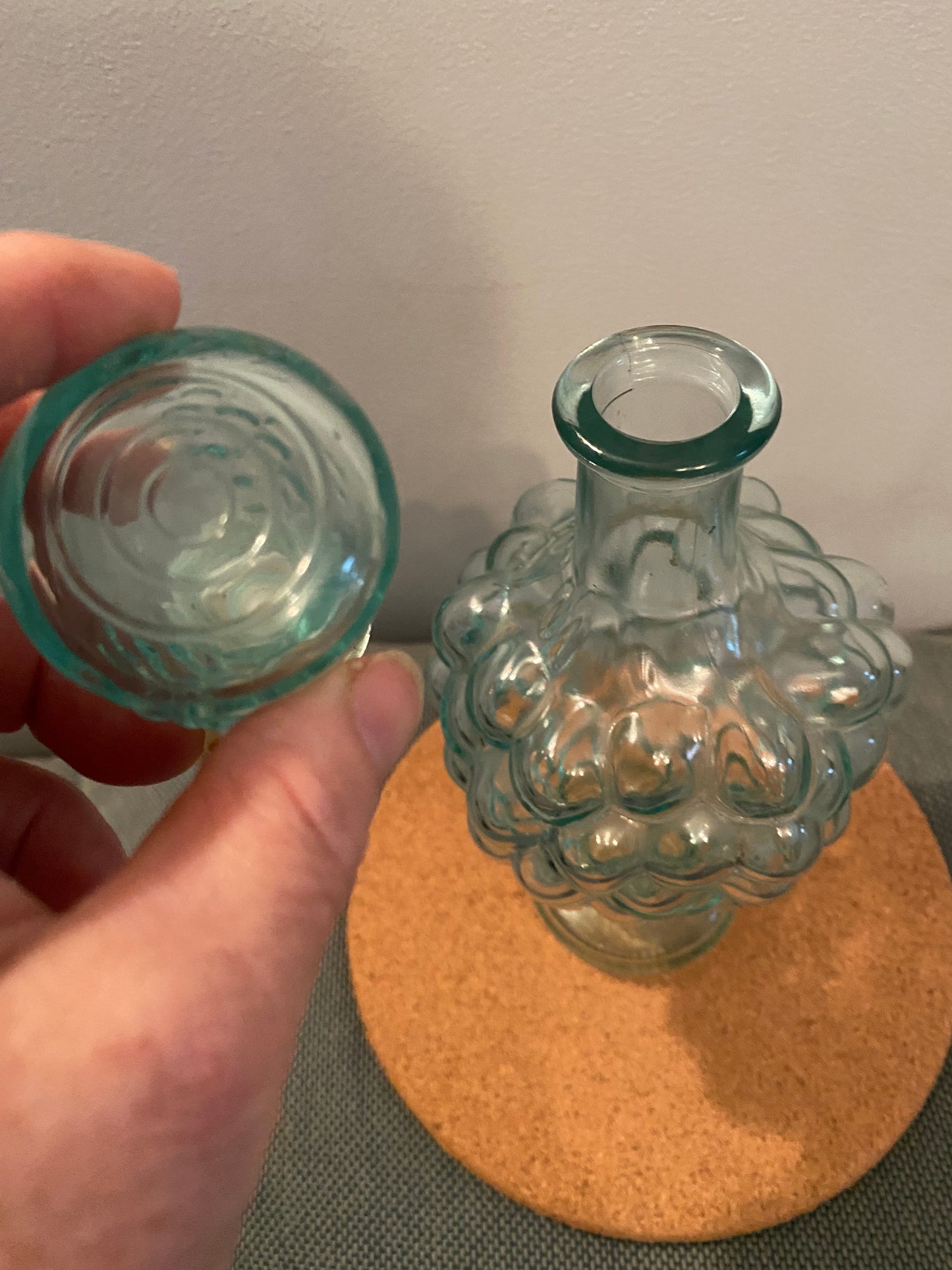 Carafe en forme de grappes de raisin