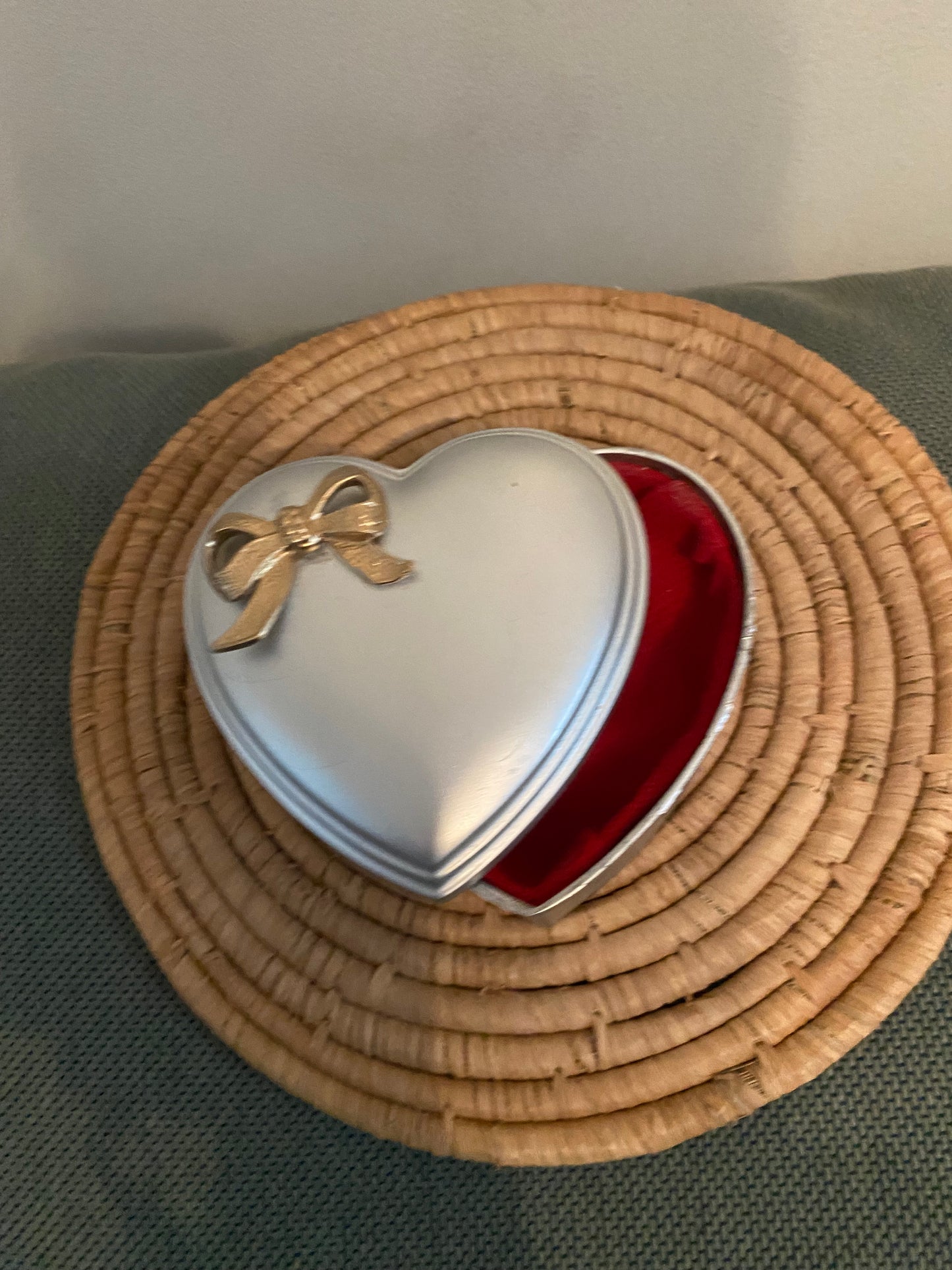 Boite à bijoux en forme de cœur