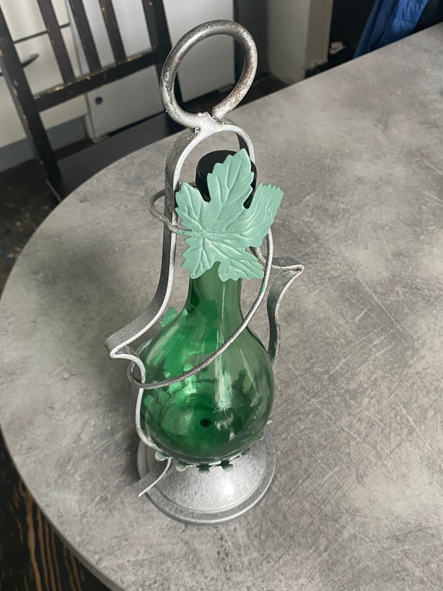 Porte carafe en forme de lanterne avec mise à prix à 79,00 euros