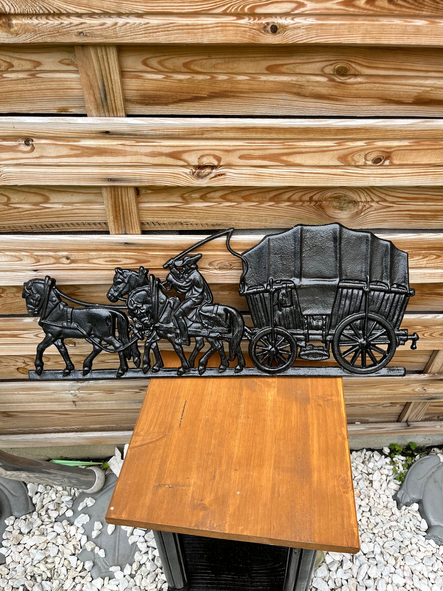 Plaque en fonte ancienne