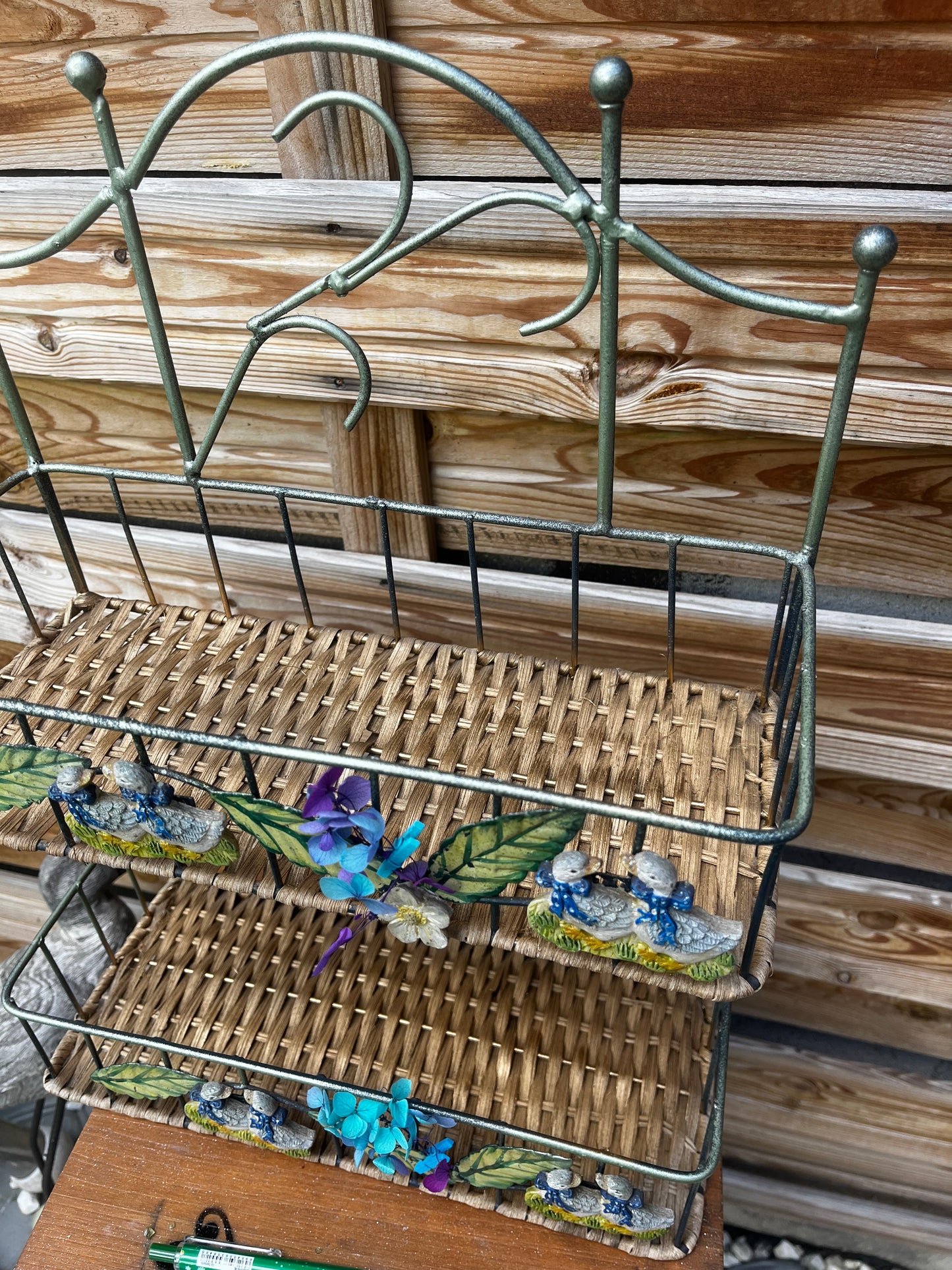 Étagère double panier avec déco canards