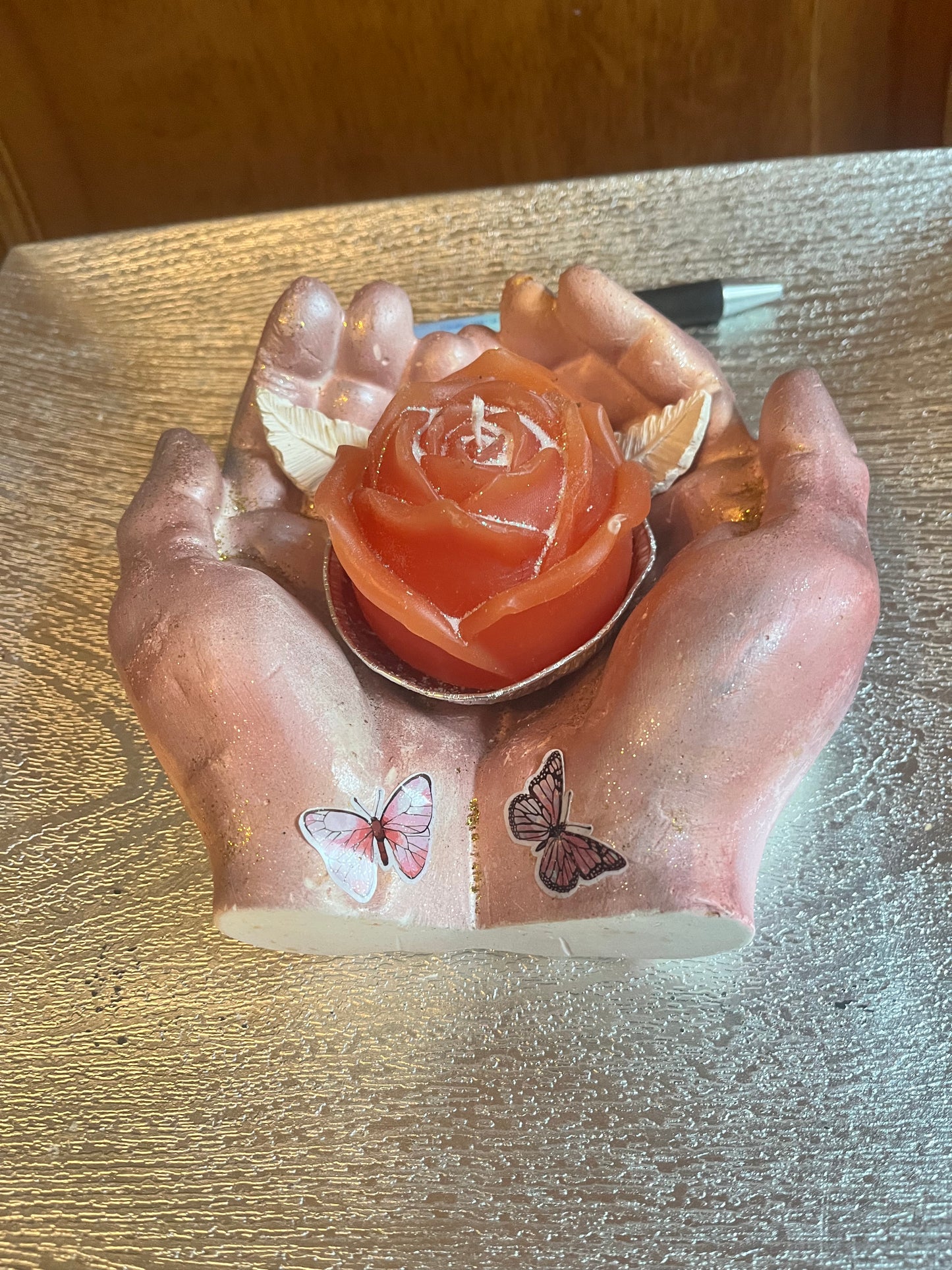 Bougie / paire de mains jointes en plâtre