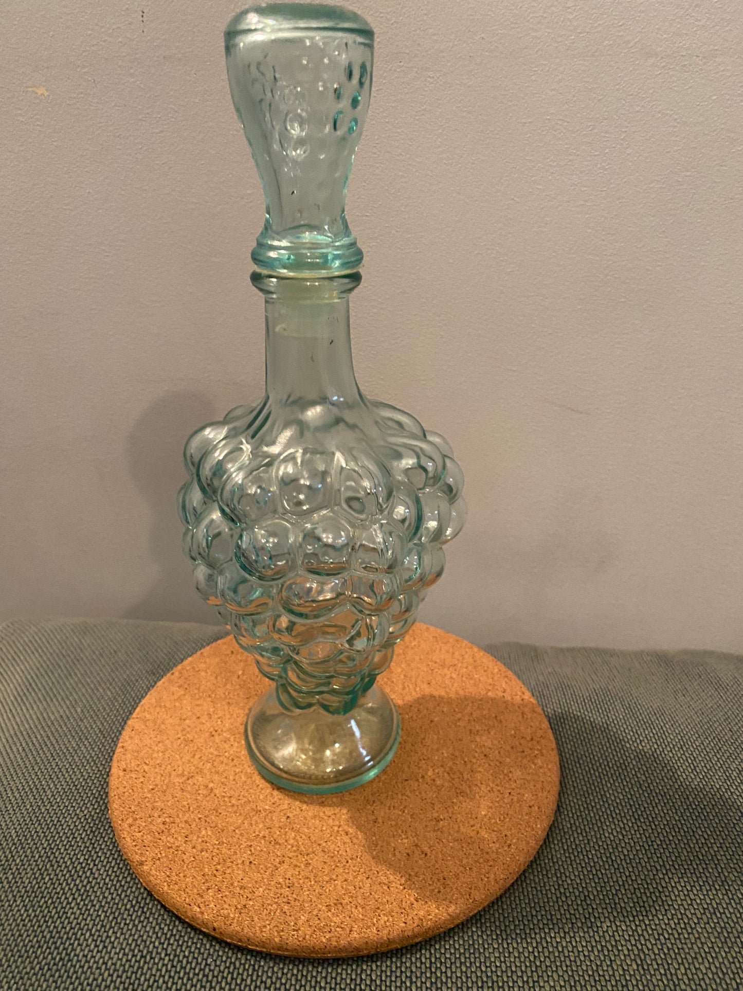 Carafe en forme de grappes de raisin