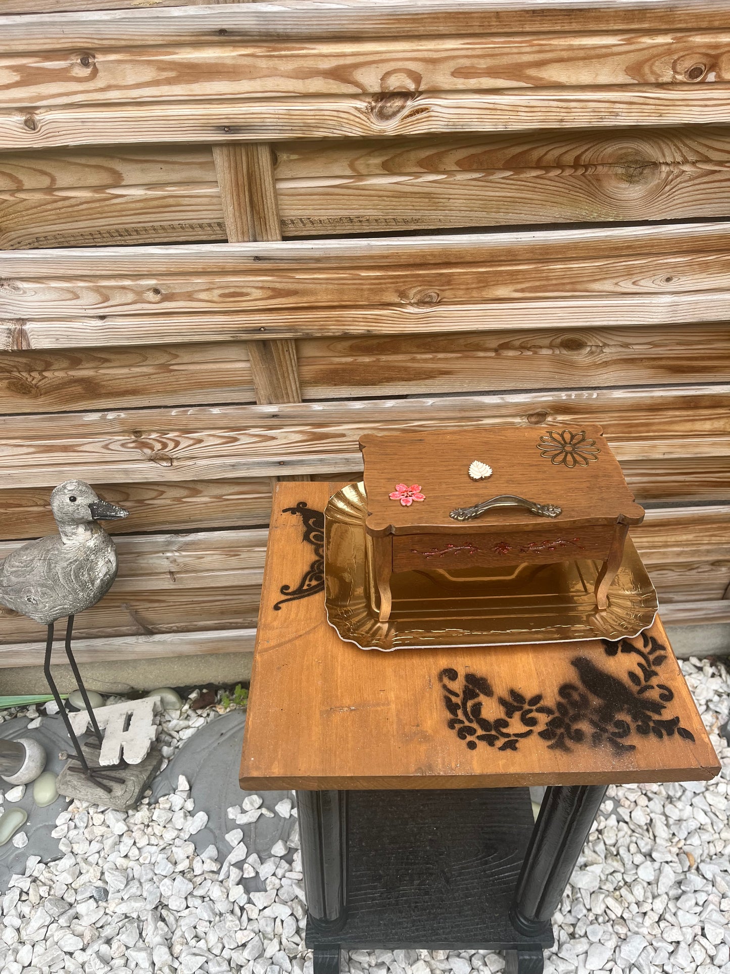 Coffre à bijoux en forme de table