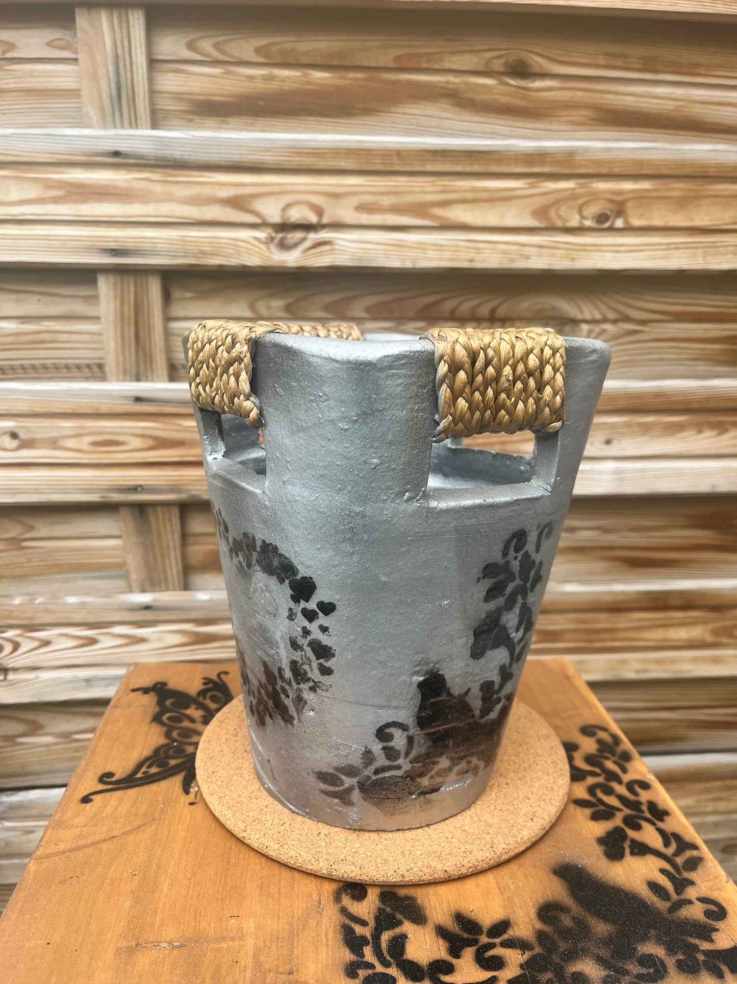 Cache pot pour fleurs