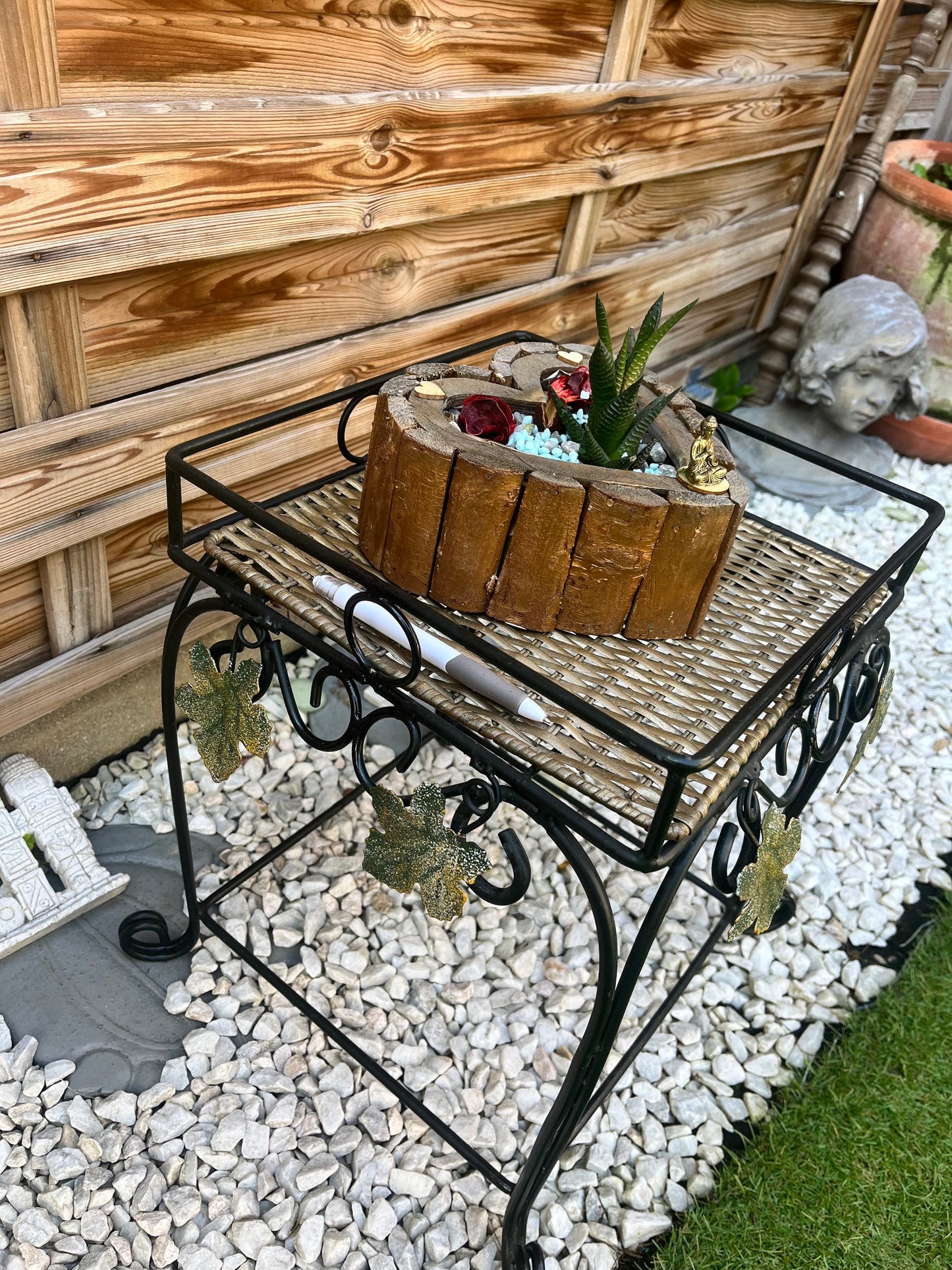 Pot cœur avec fleur cactus