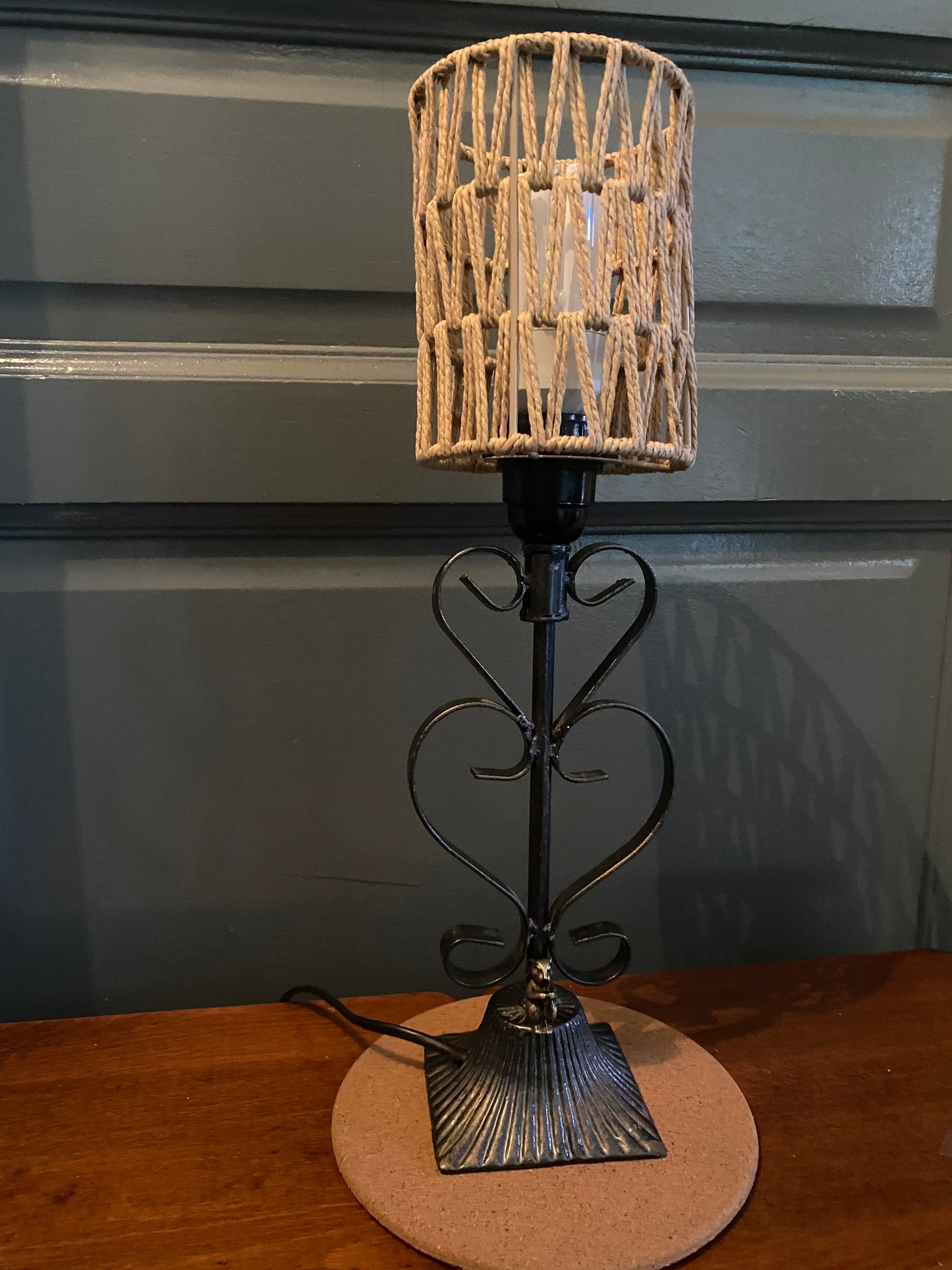 lampe en fer forgé avec mise à prix à 79,00 euros