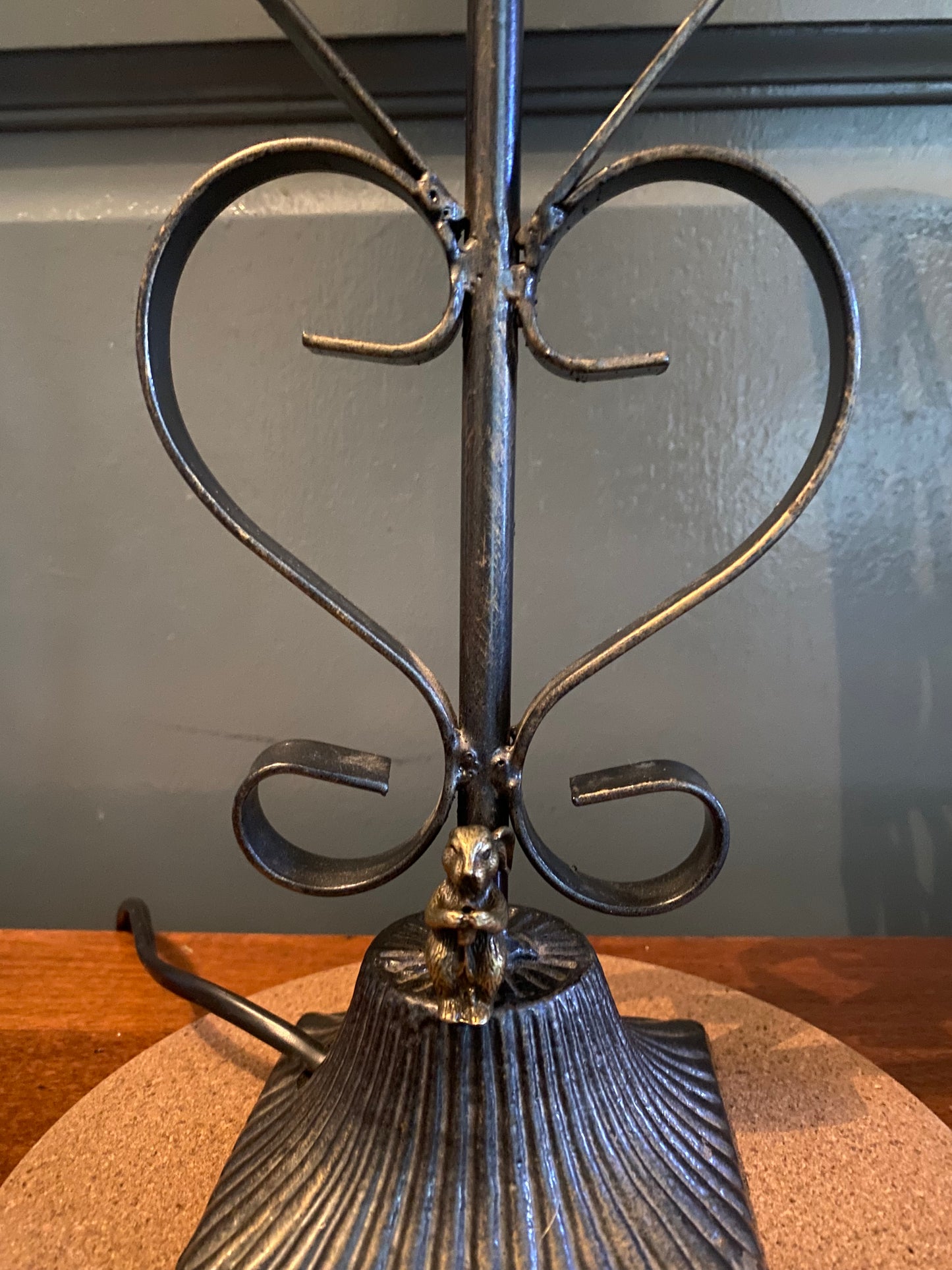 lampe en fer forgé avec mise à prix à 79,00 euros