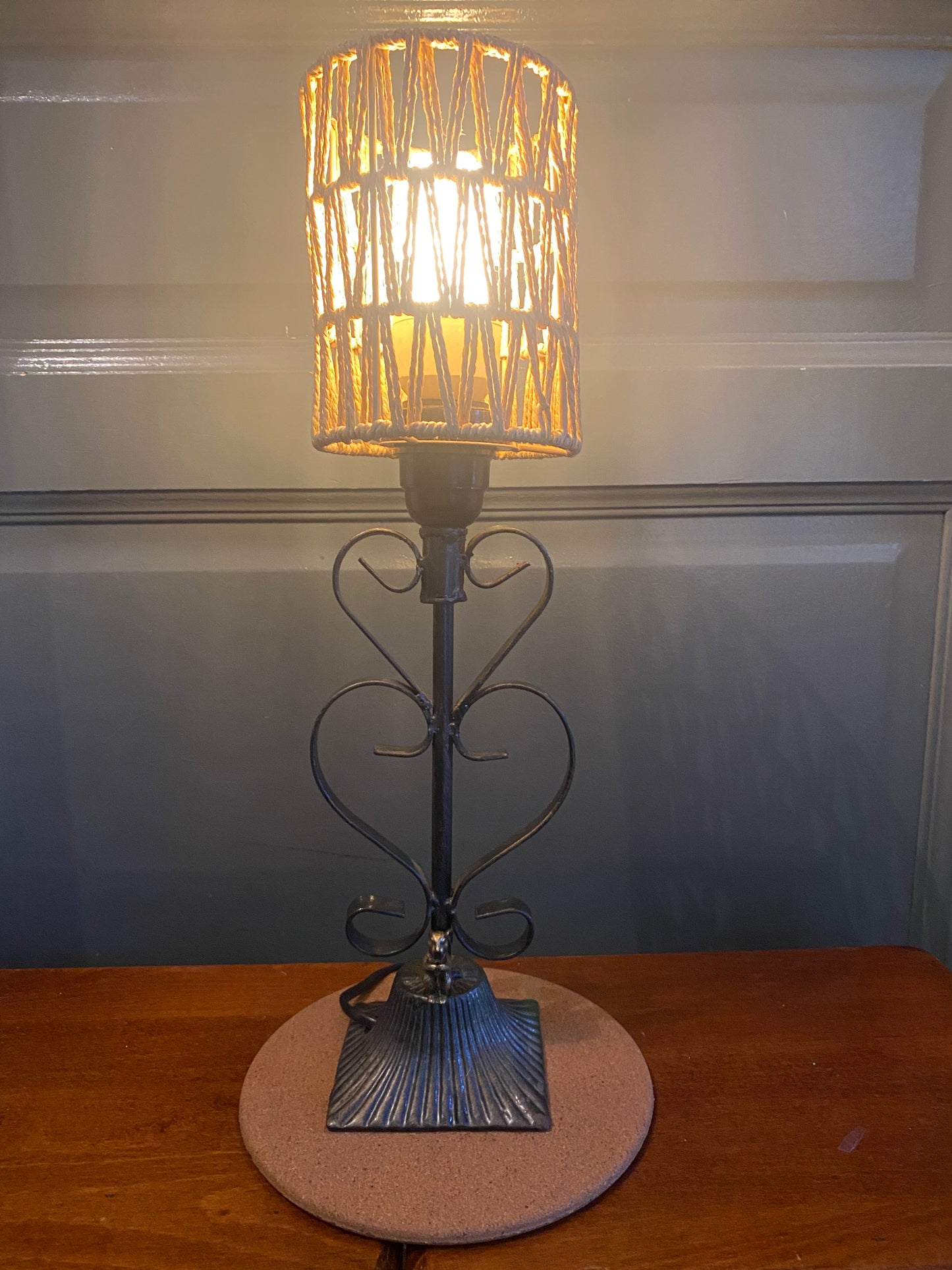 lampe en fer forgé avec mise à prix à 79,00 euros