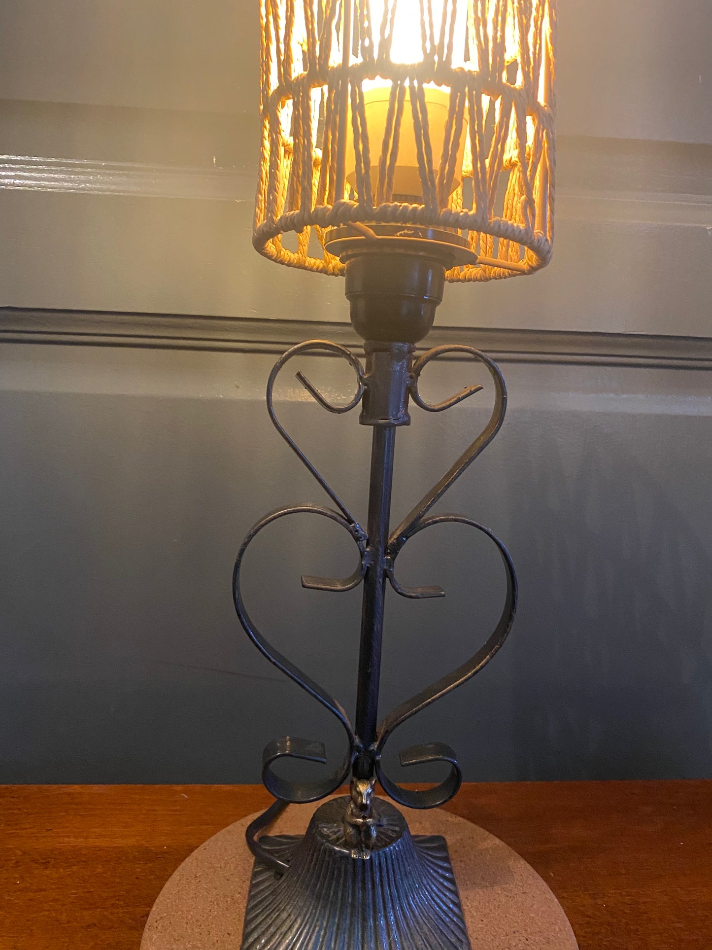 lampe en fer forgé avec mise à prix à 79,00 euros