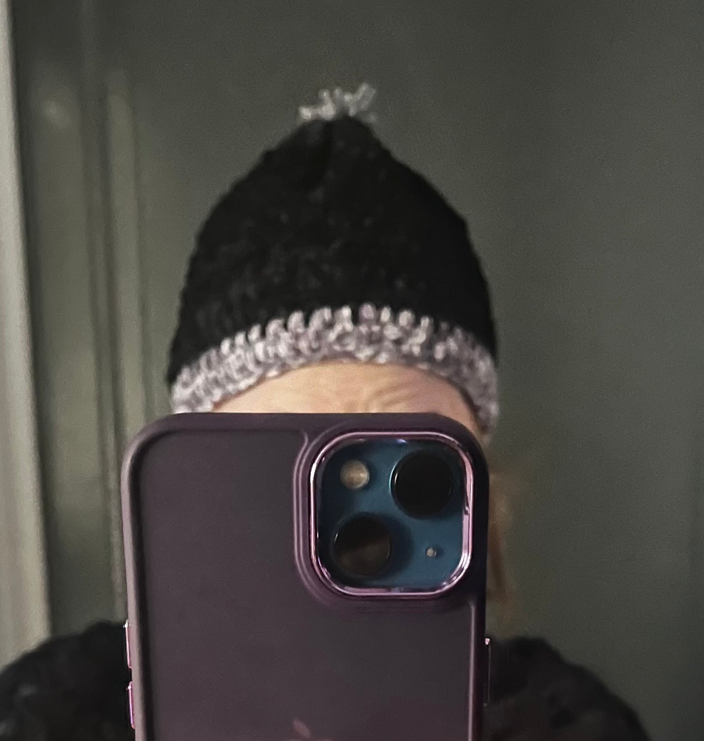 Bonnet et mitaines noires et grises