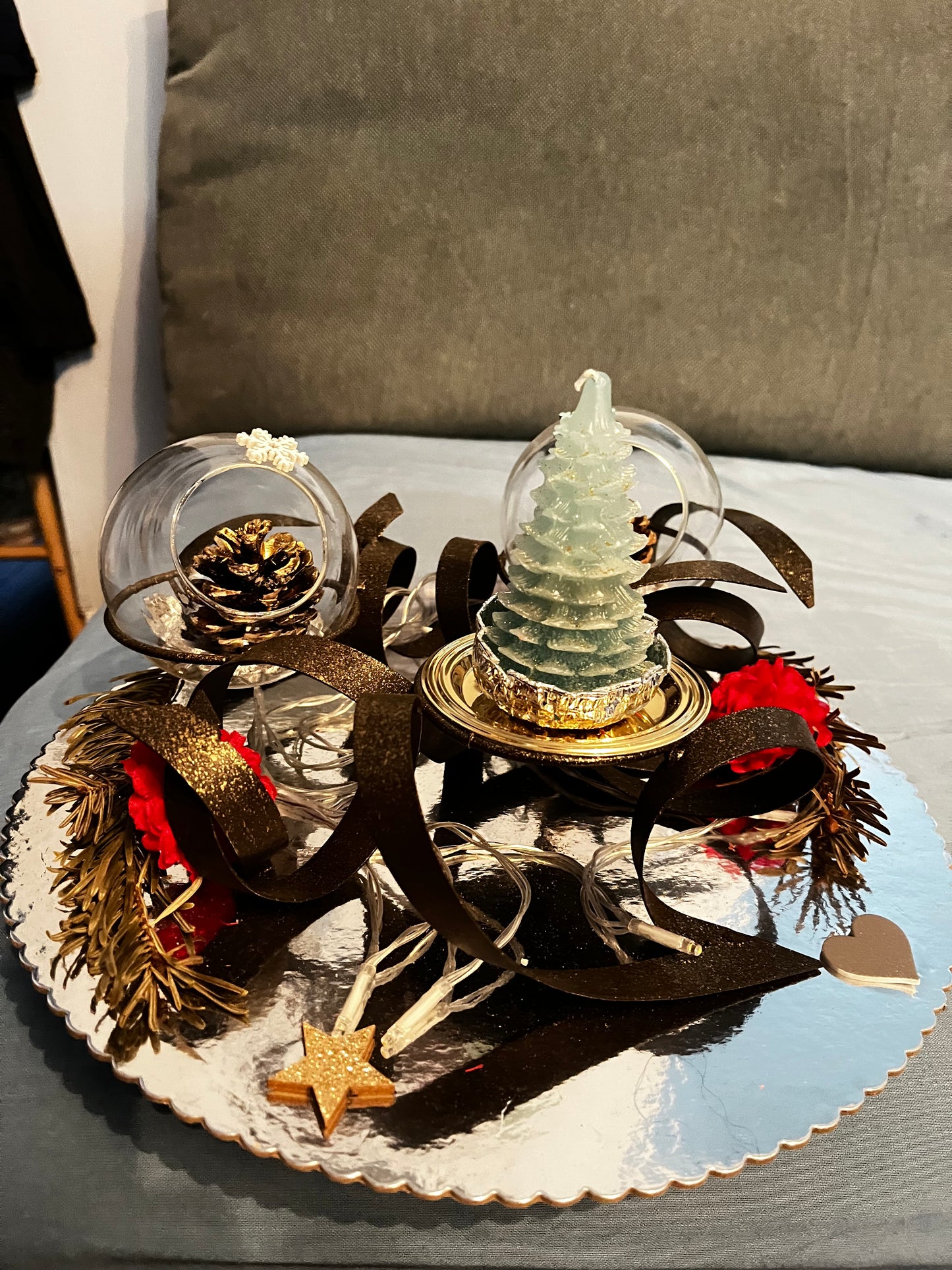 Centre de table avec une belle bougie fleurs et décos