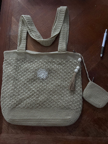 Sac beige avec déco fleurs