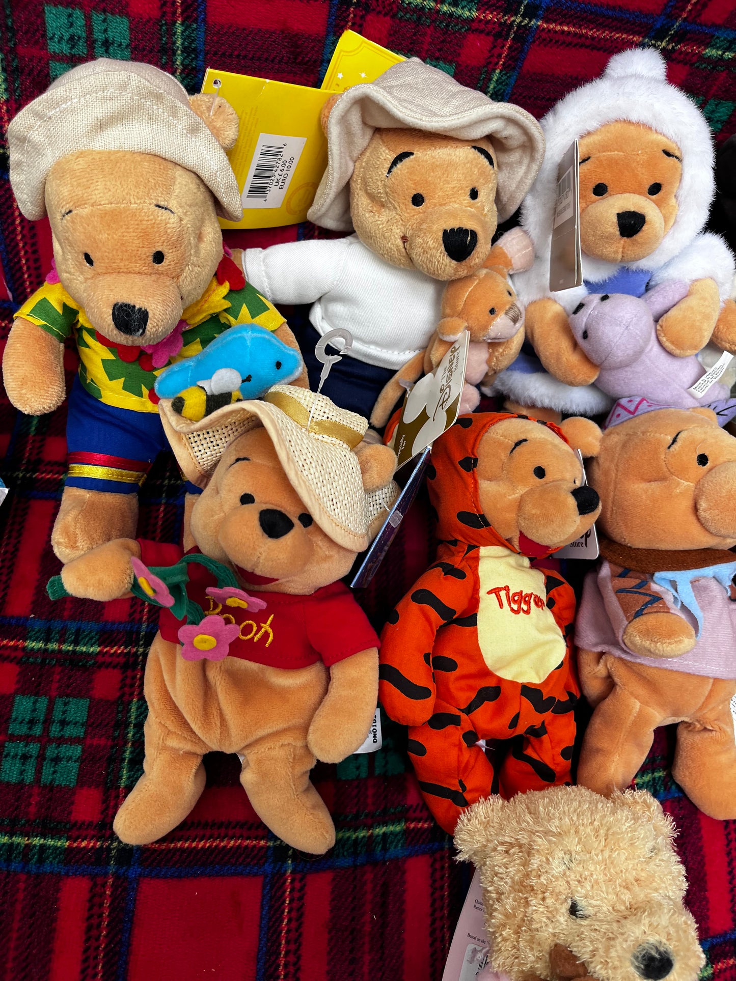 Peluches Winnie avec étiquettes, vendues à l unité