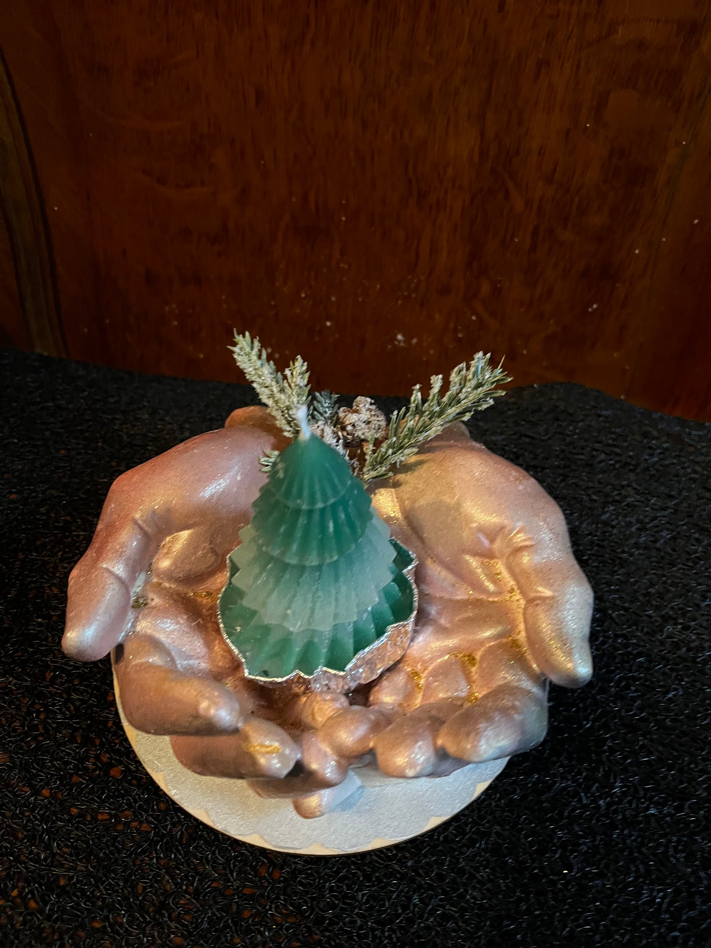 Bougie / paire de mains jointes en plâtre