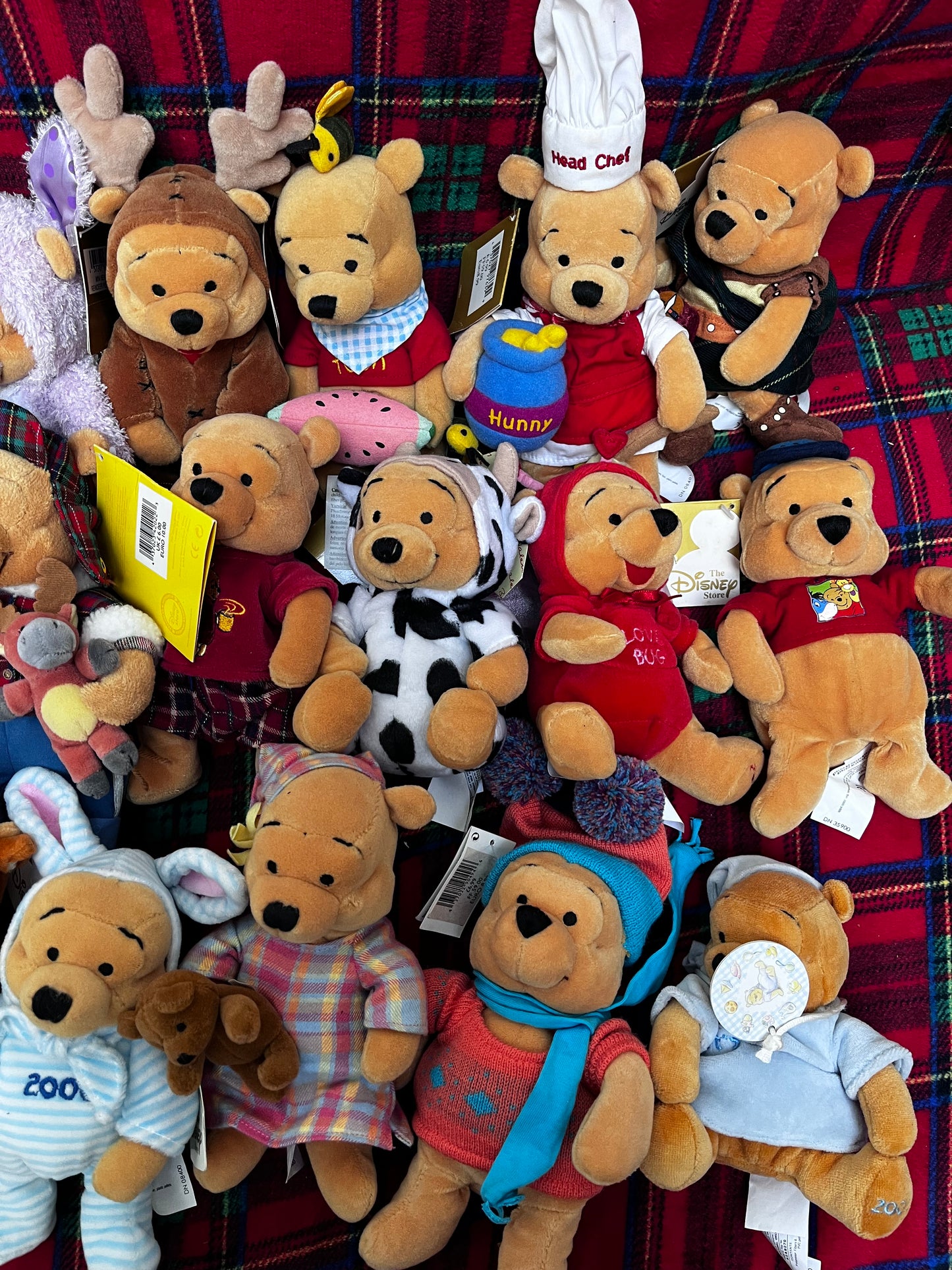 Peluches Winnie avec étiquettes vendues à l unité