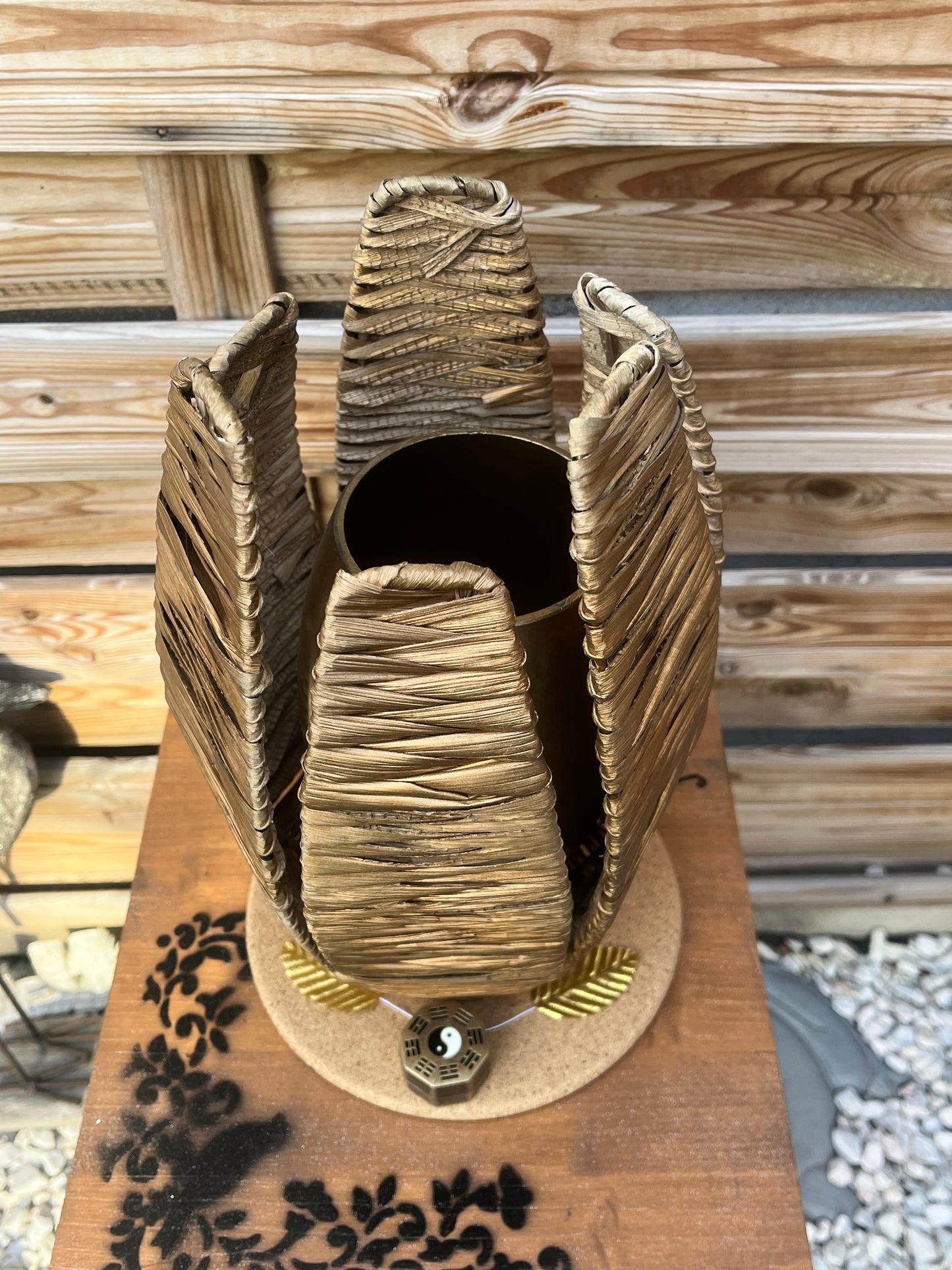 Lampe en raphia naturel