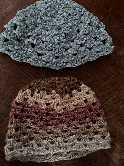 Bonnets en maille dentelle