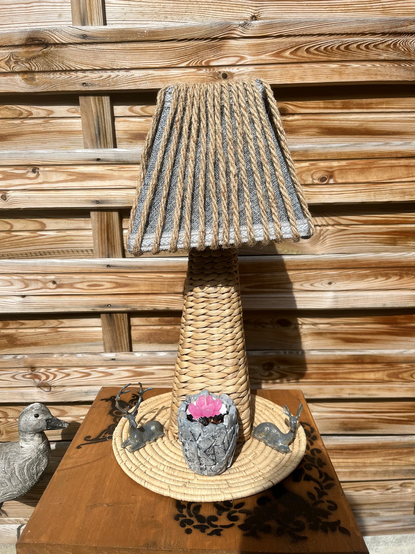 Lampe décors cerfs avec mise à prix à 79,00 euros
