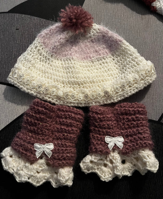 Bonnet et gants lilas/blanc