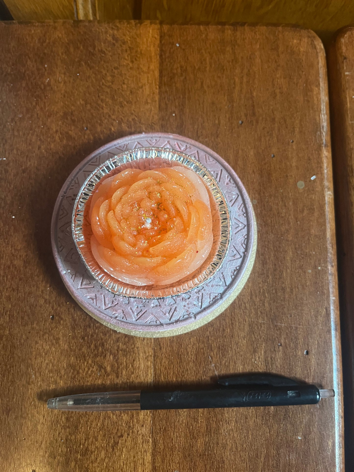 Plateau rond avec bougie