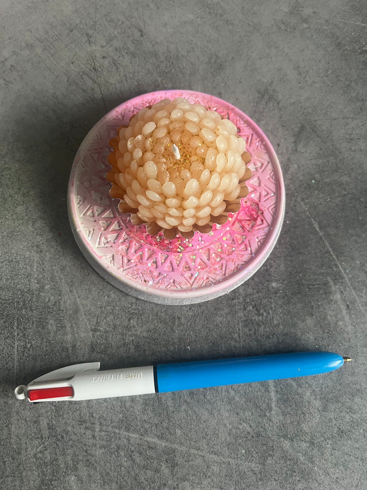 Plateau rond avec bougie