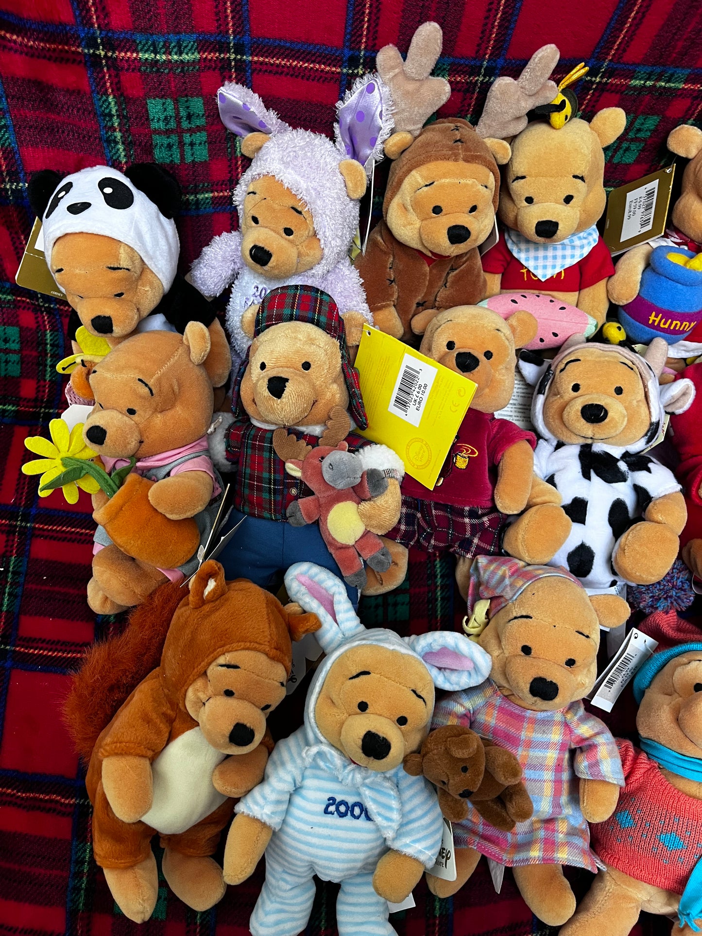 Peluches Winnie avec étiquettes vendues à l unité