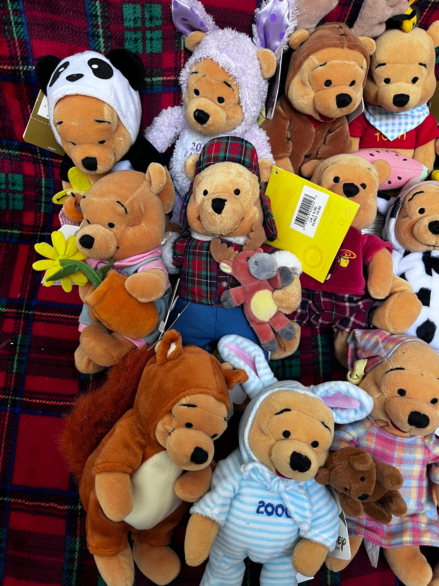 Peluches Winnie avec étiquettes vendues à l unité