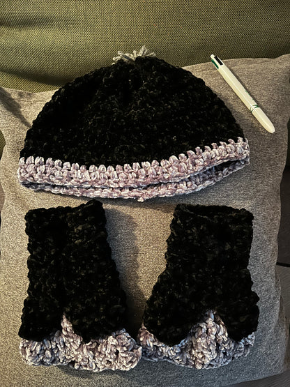 Bonnet et mitaines noires et grises