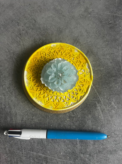 Plateau rond avec bougie