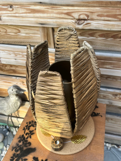 Lampe en raphia naturel