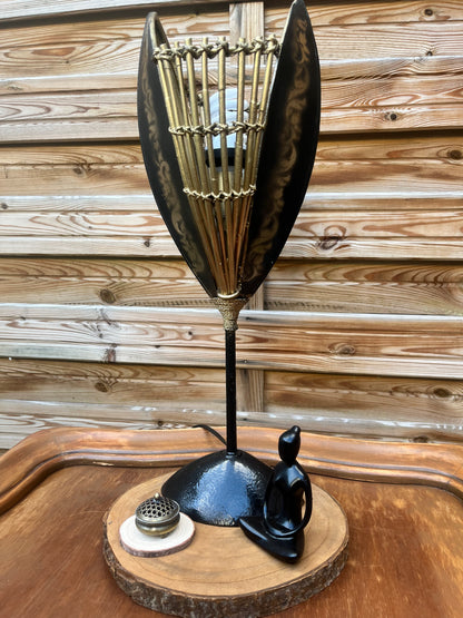 Lampe noire et or avec mise à prix à 79,00 euros