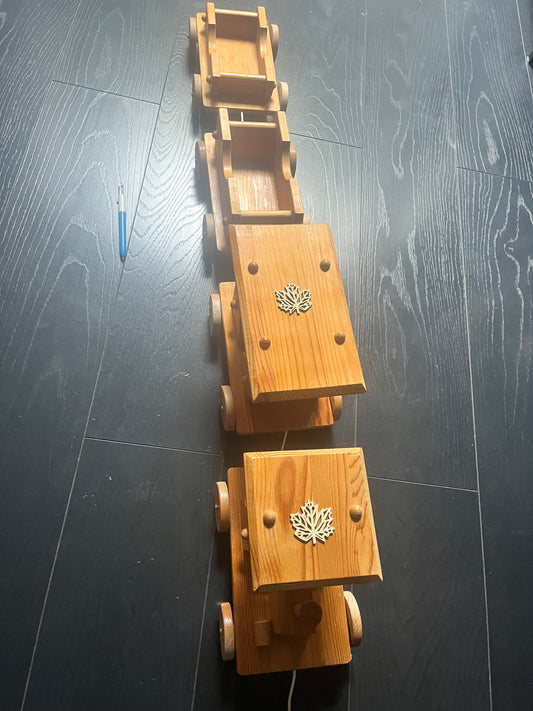Train en bois