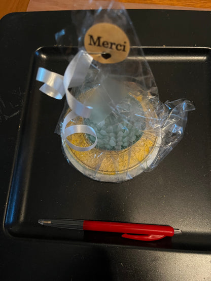 Plateau rond avec bougie