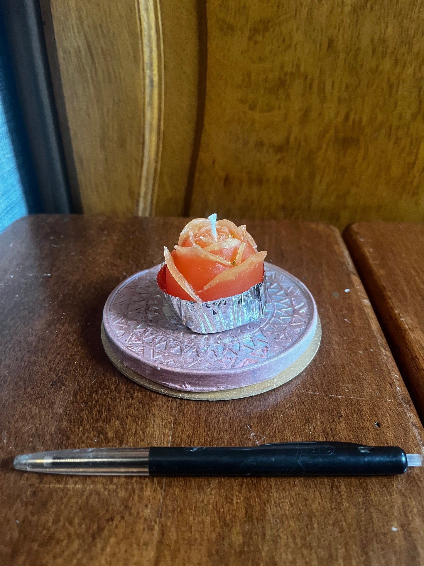 Plateau rond avec bougie