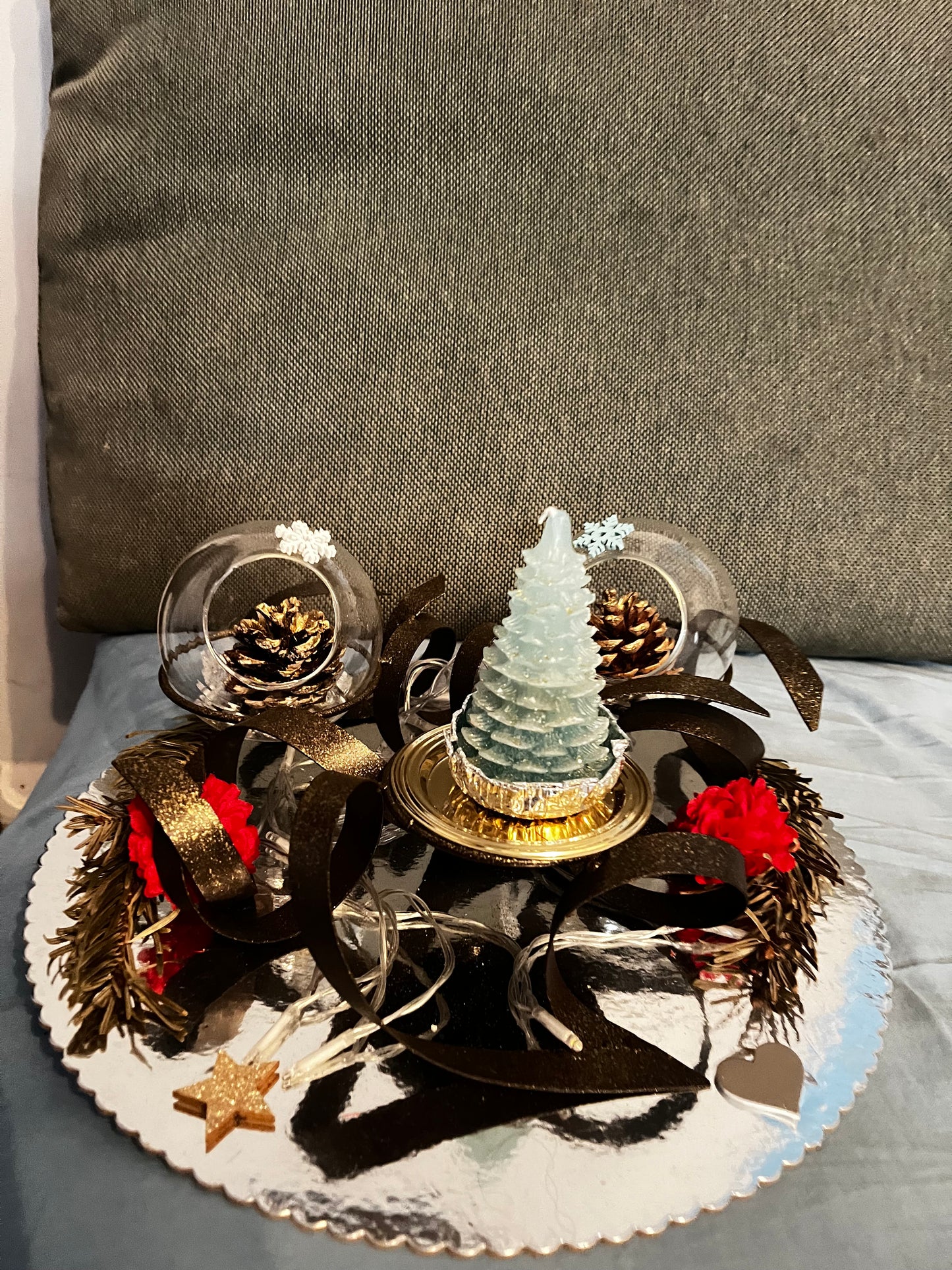 Centre de table avec une belle bougie fleurs et décos